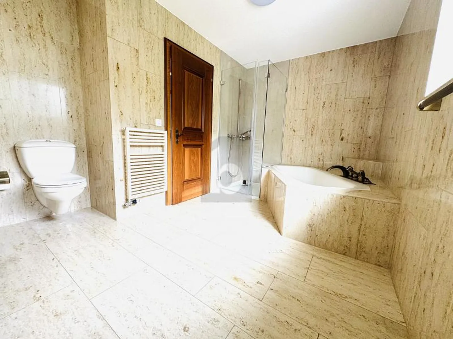 Unique with Wonderful Lake View - Photo 4 of 6