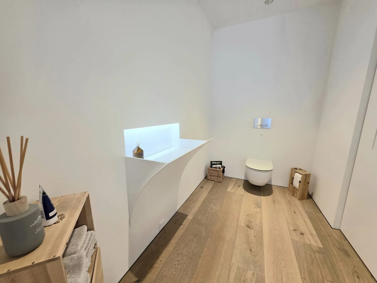 Luxurious Loft with Spectacular Alpine and Lake Panorama! - Photo 15 of 16