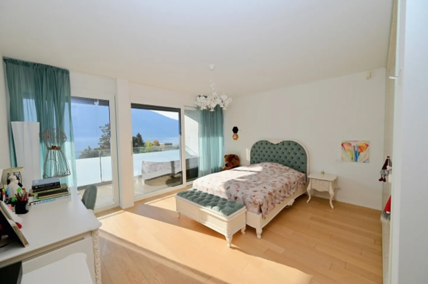 Holiday Home Design Duplex Penthouse with Breathtaking Lake View - Photo 14 of 20