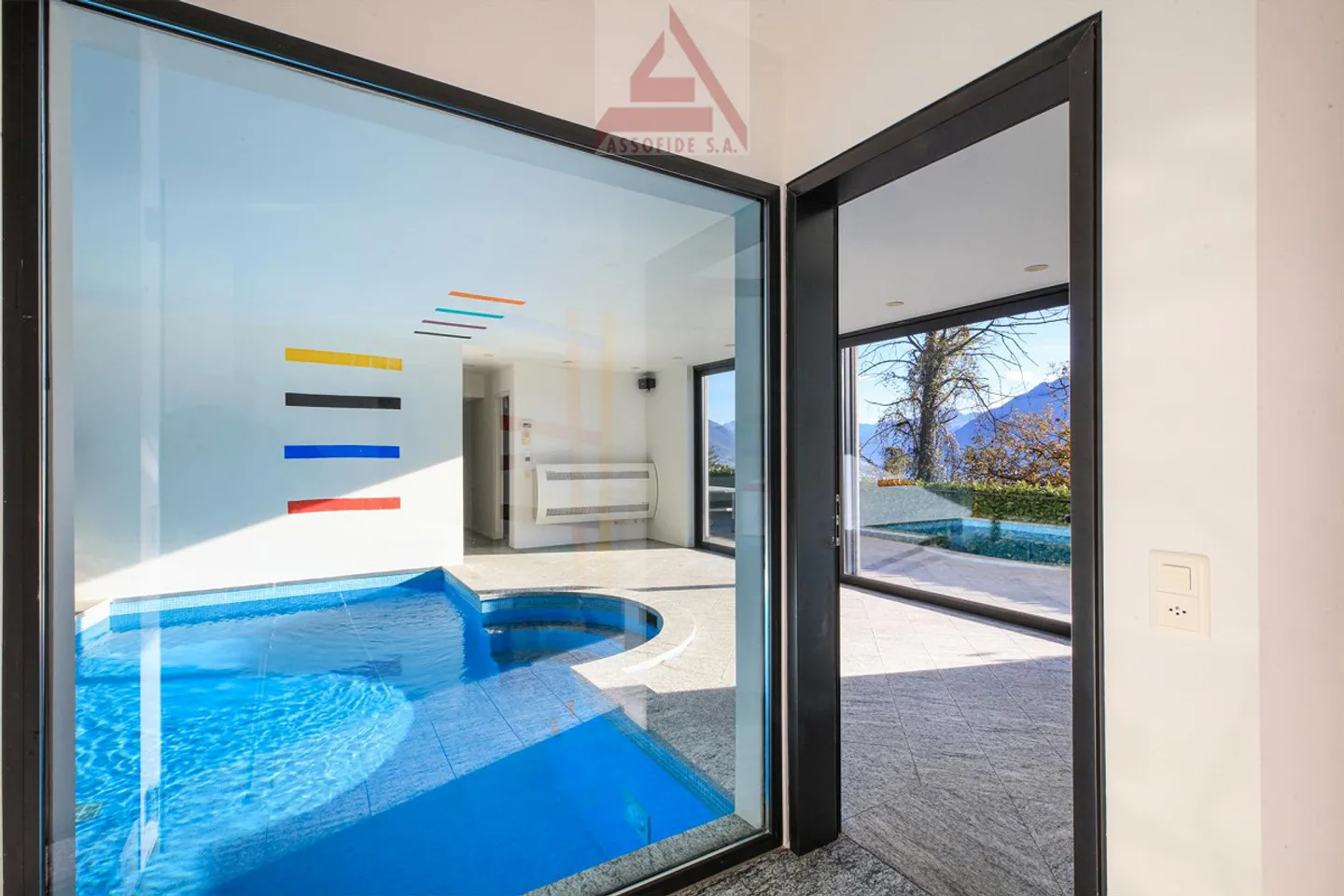 Modern Villa with Dependence - Photo 4 of 8