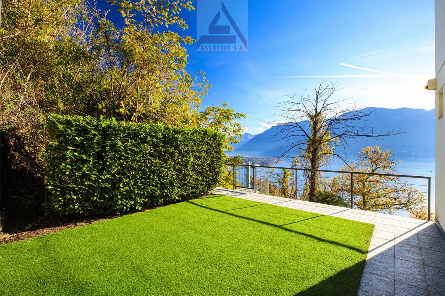 Modern Villa with Dependence - Photo 5 of 8