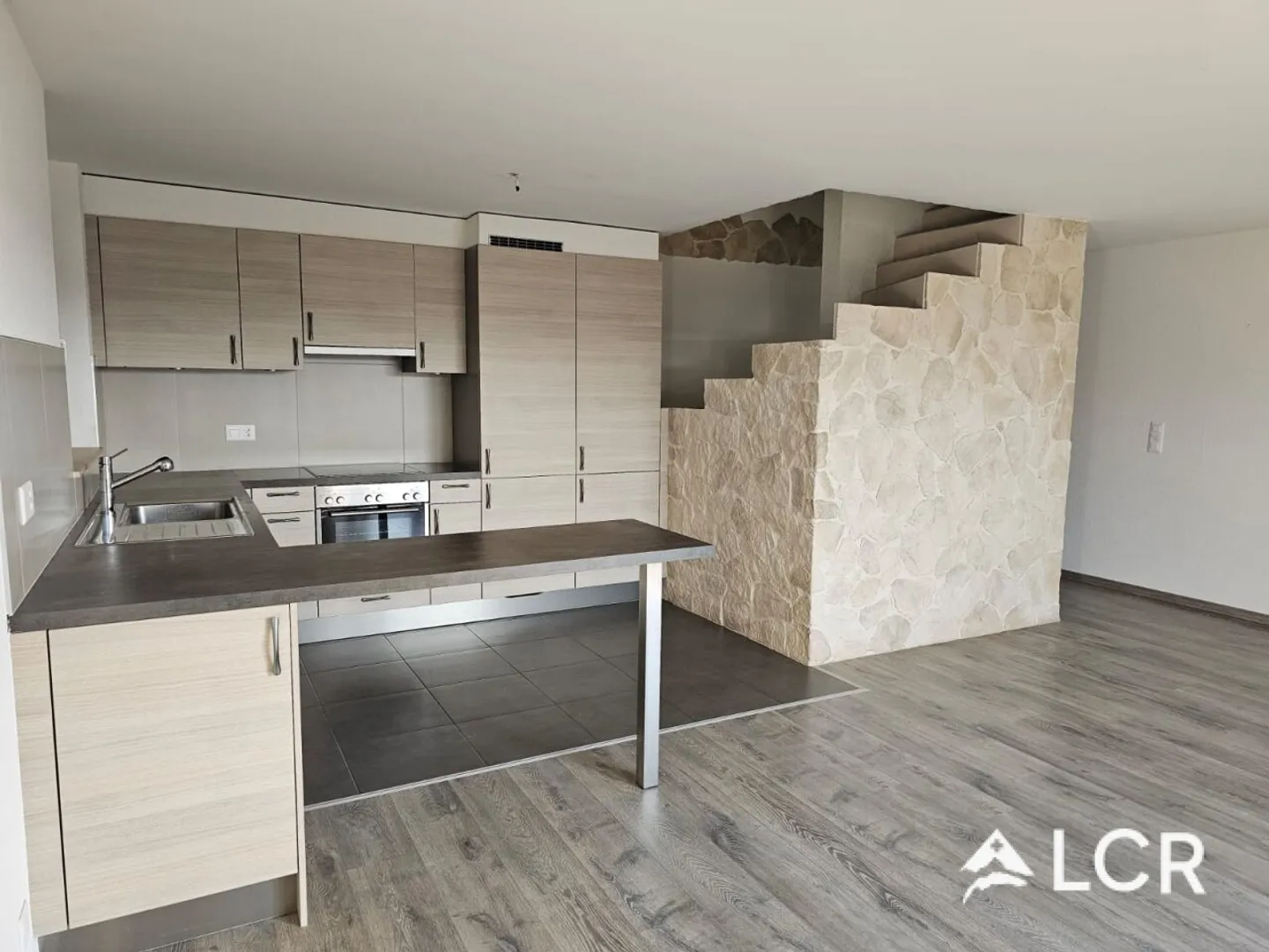 Beautiful 6-room apartment in Baulmes - Photo 2 of 10