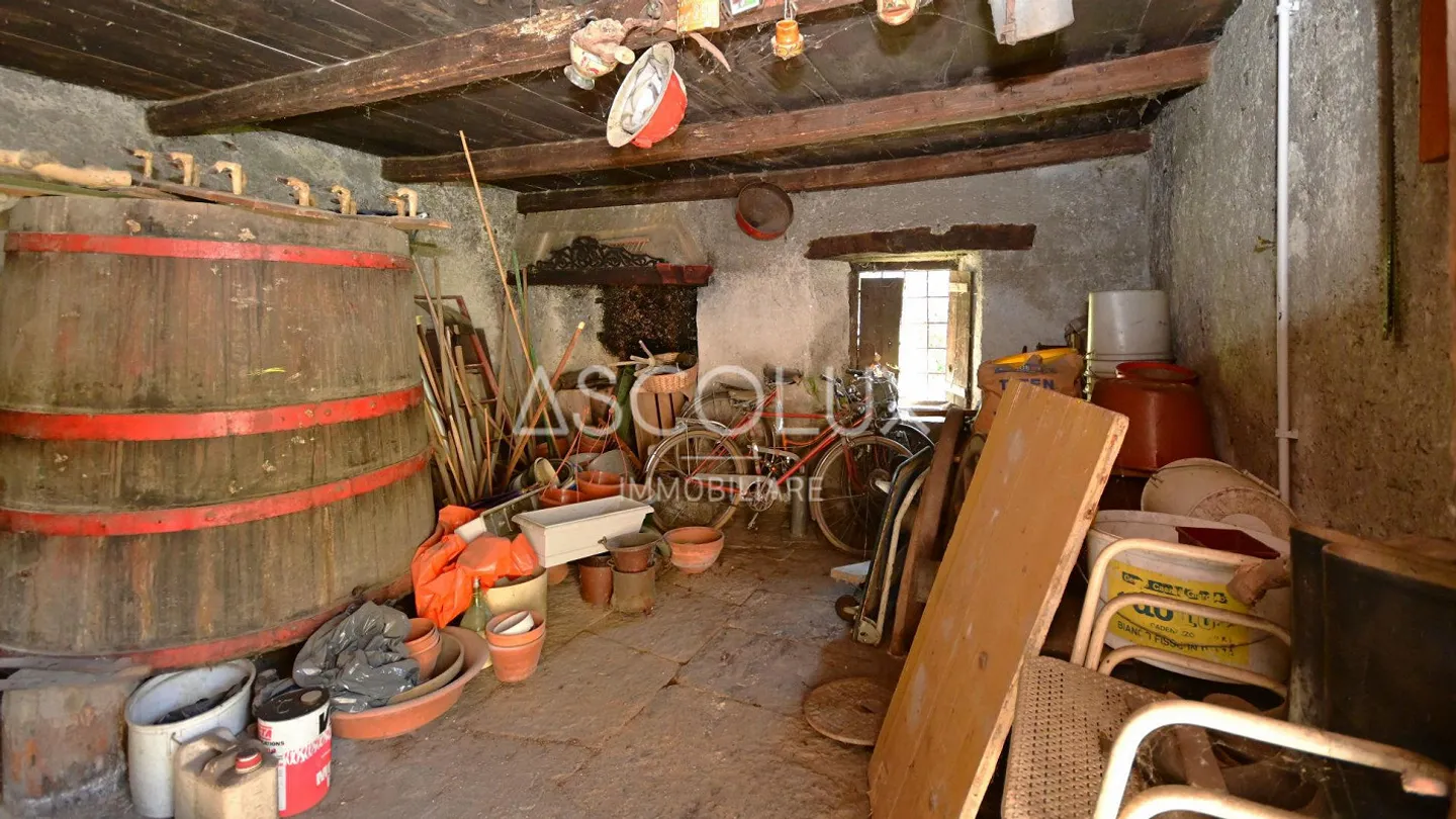 Rustico da ristrutturare in zona soleggiata e tranquilla - Foto 7 di 13