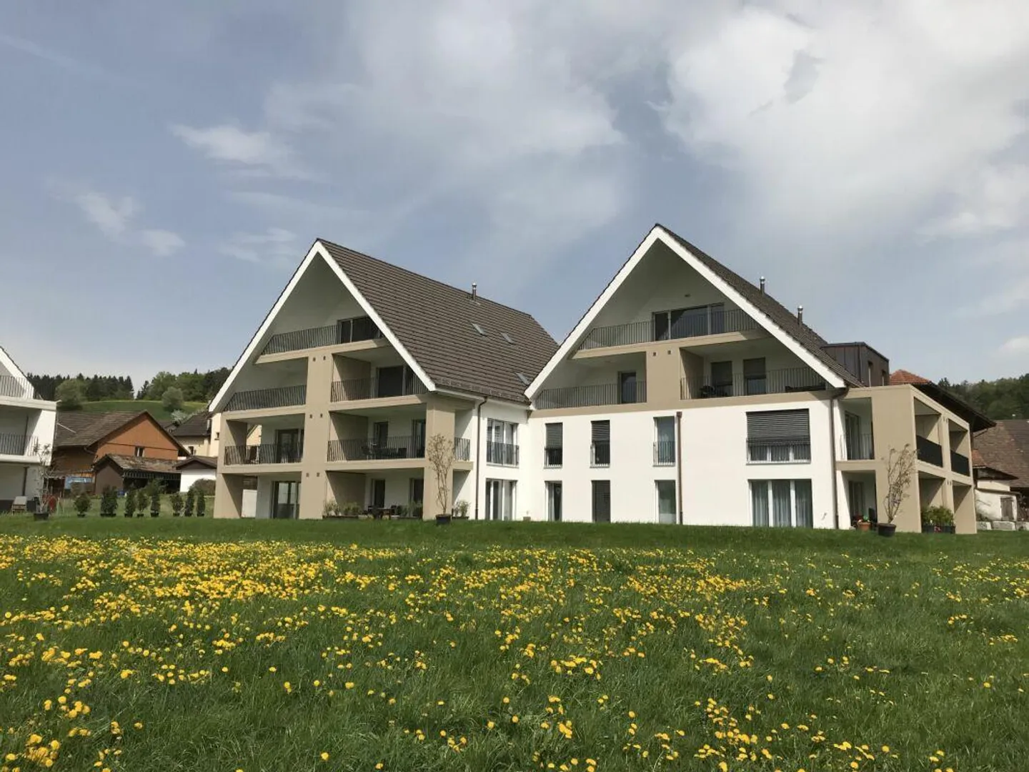 Helle und Moderne Wohnung mit 2 Balkonen! - Foto 1 von 7