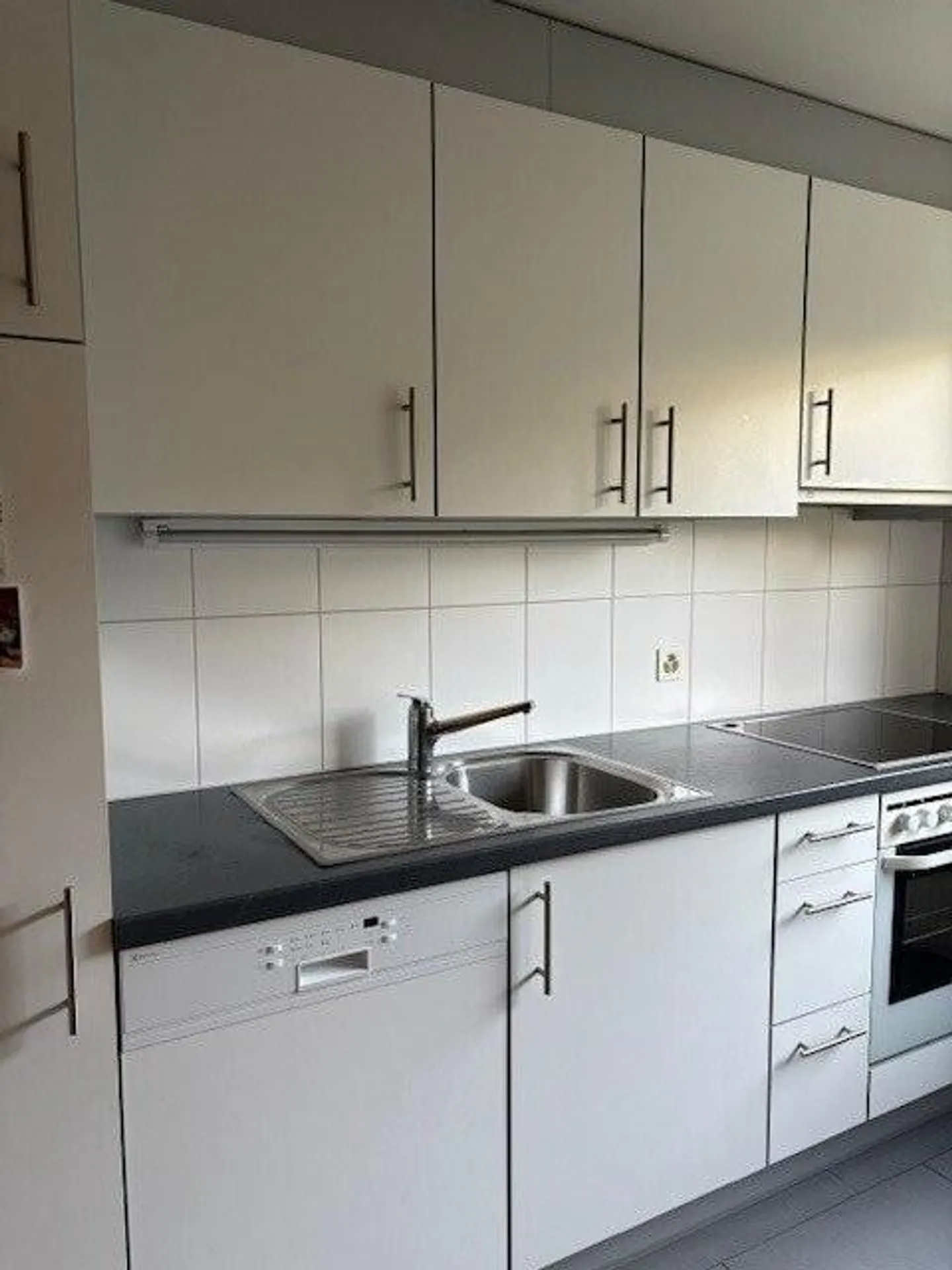 Luminoso appartamento di 3,5 locali in una piccola unità residenziale ad Arlesheim - Foto 4 di 7