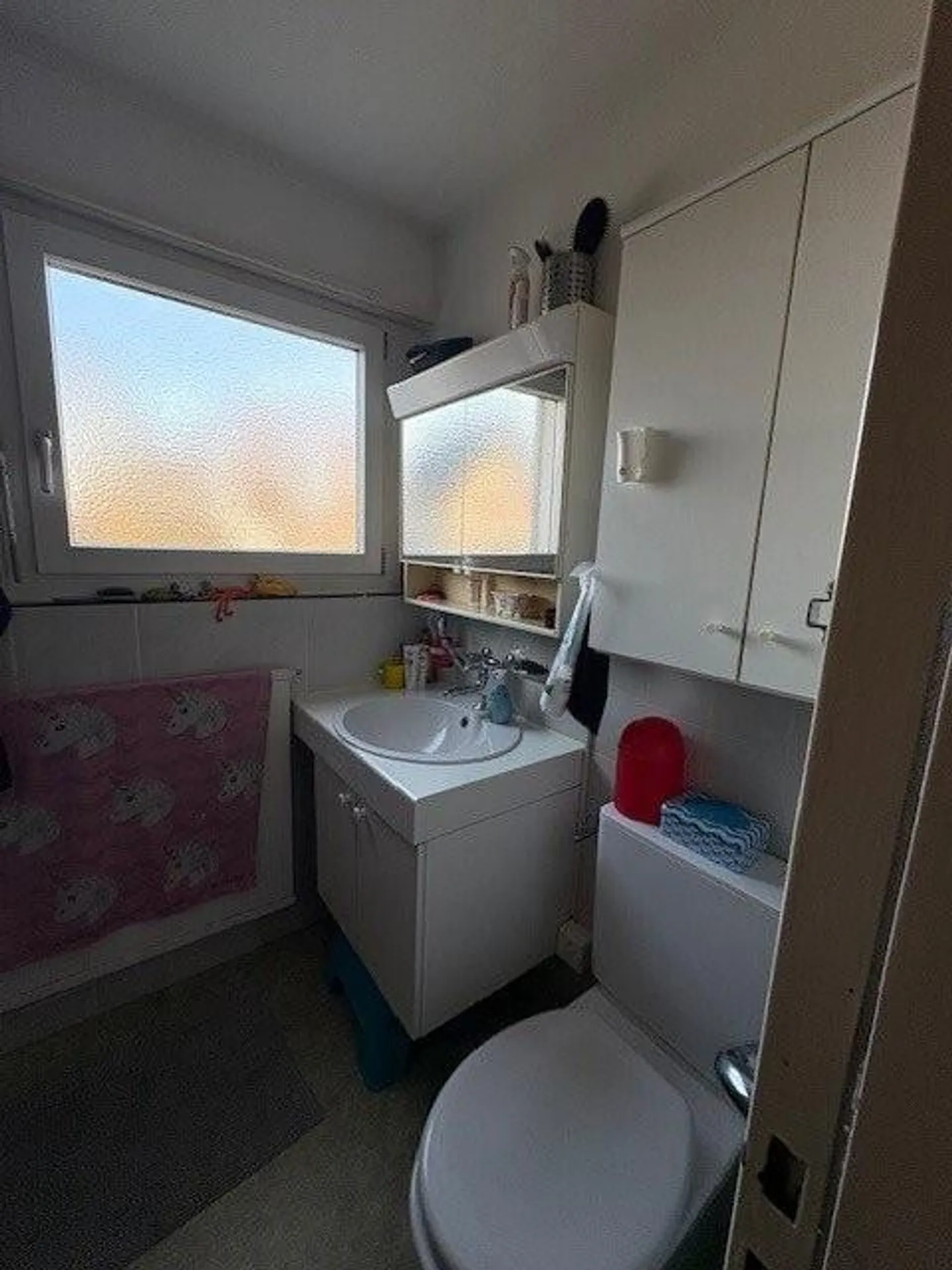 Luminoso appartamento di 3,5 locali in una piccola unità residenziale ad Arlesheim - Foto 7 di 7