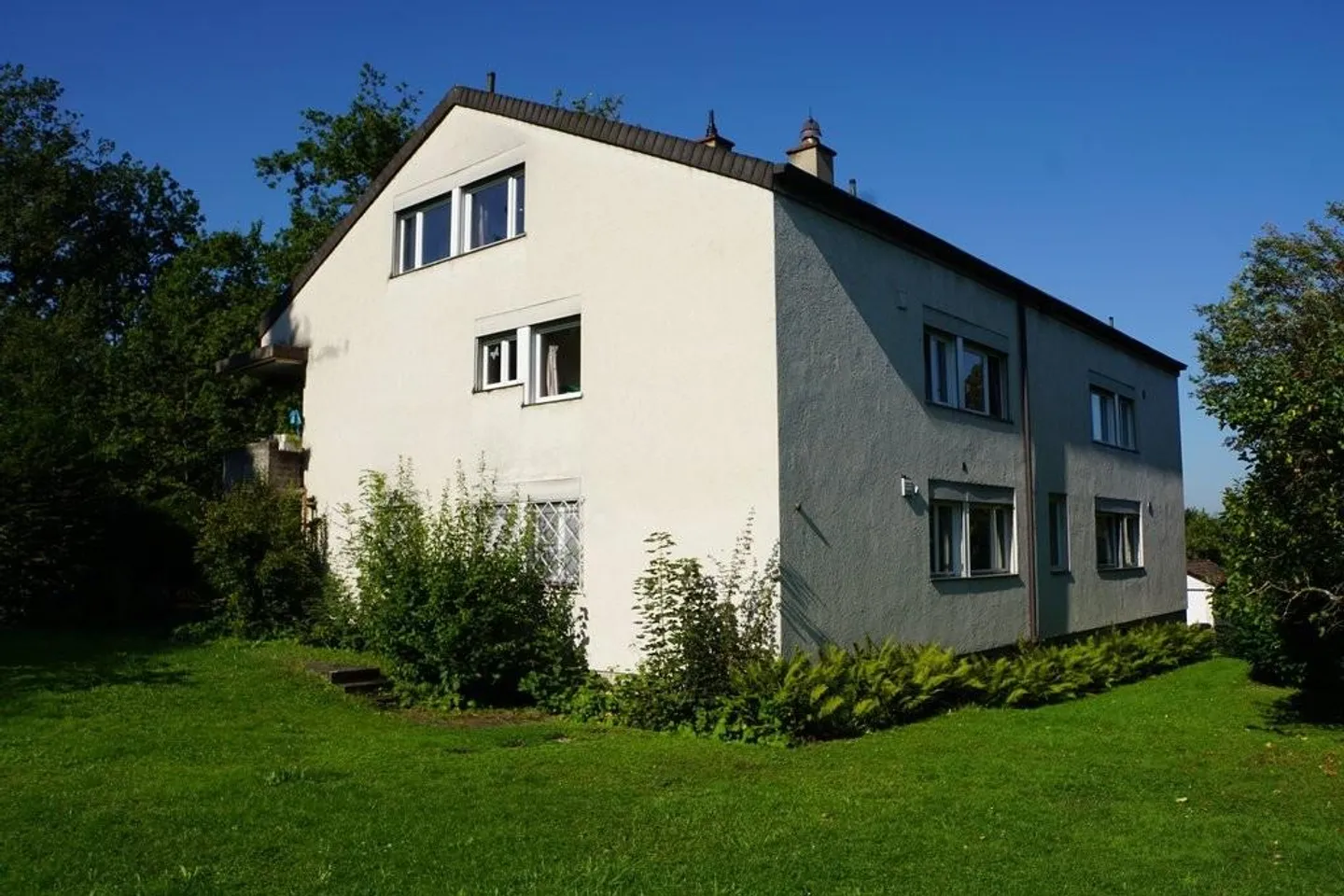 Luminoso appartamento di 3,5 locali in una piccola unità residenziale ad Arlesheim - Foto 1 di 7