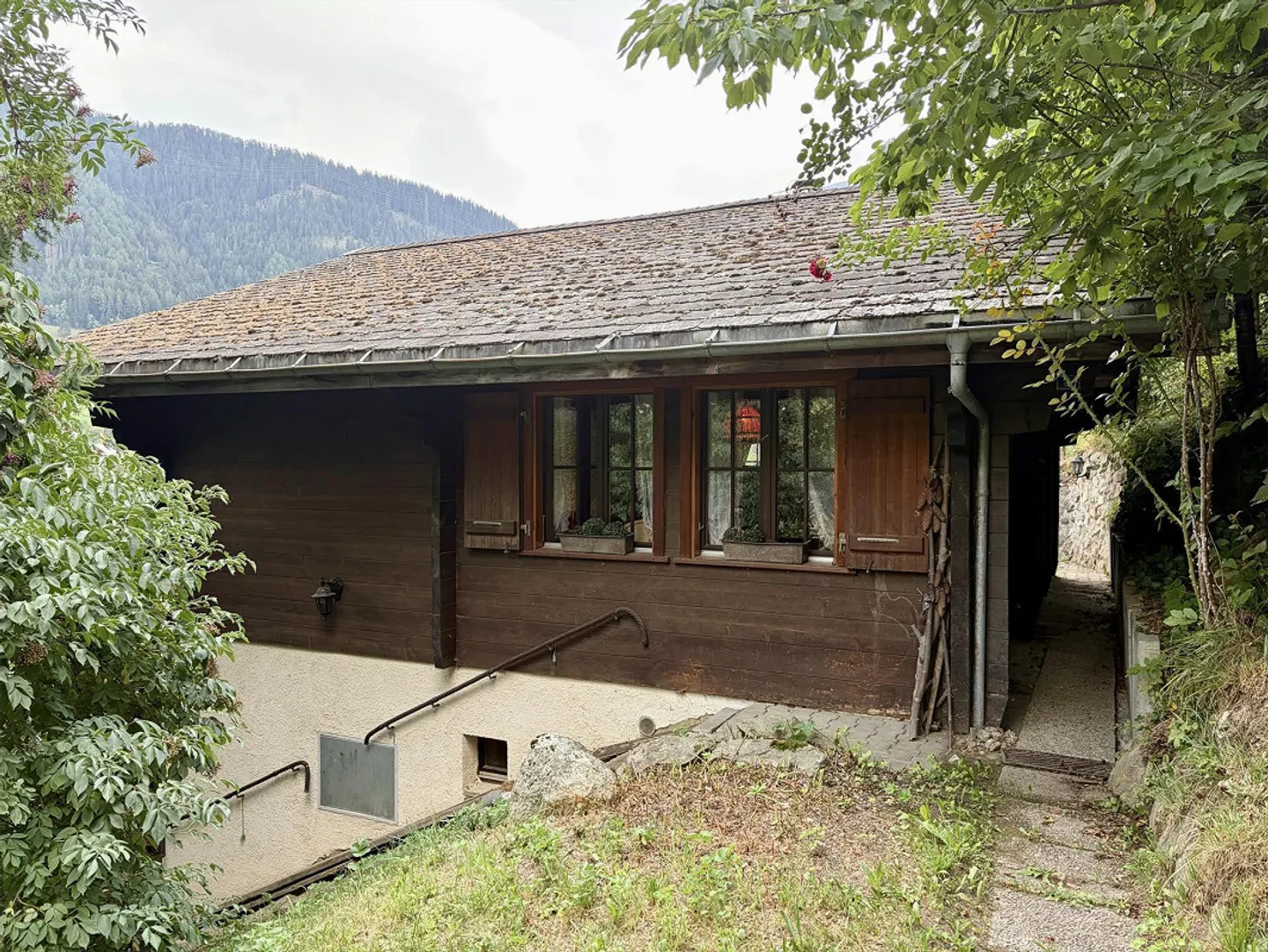 Chalet mit zwei Einheiten in Toplage - Foto 2 von 9