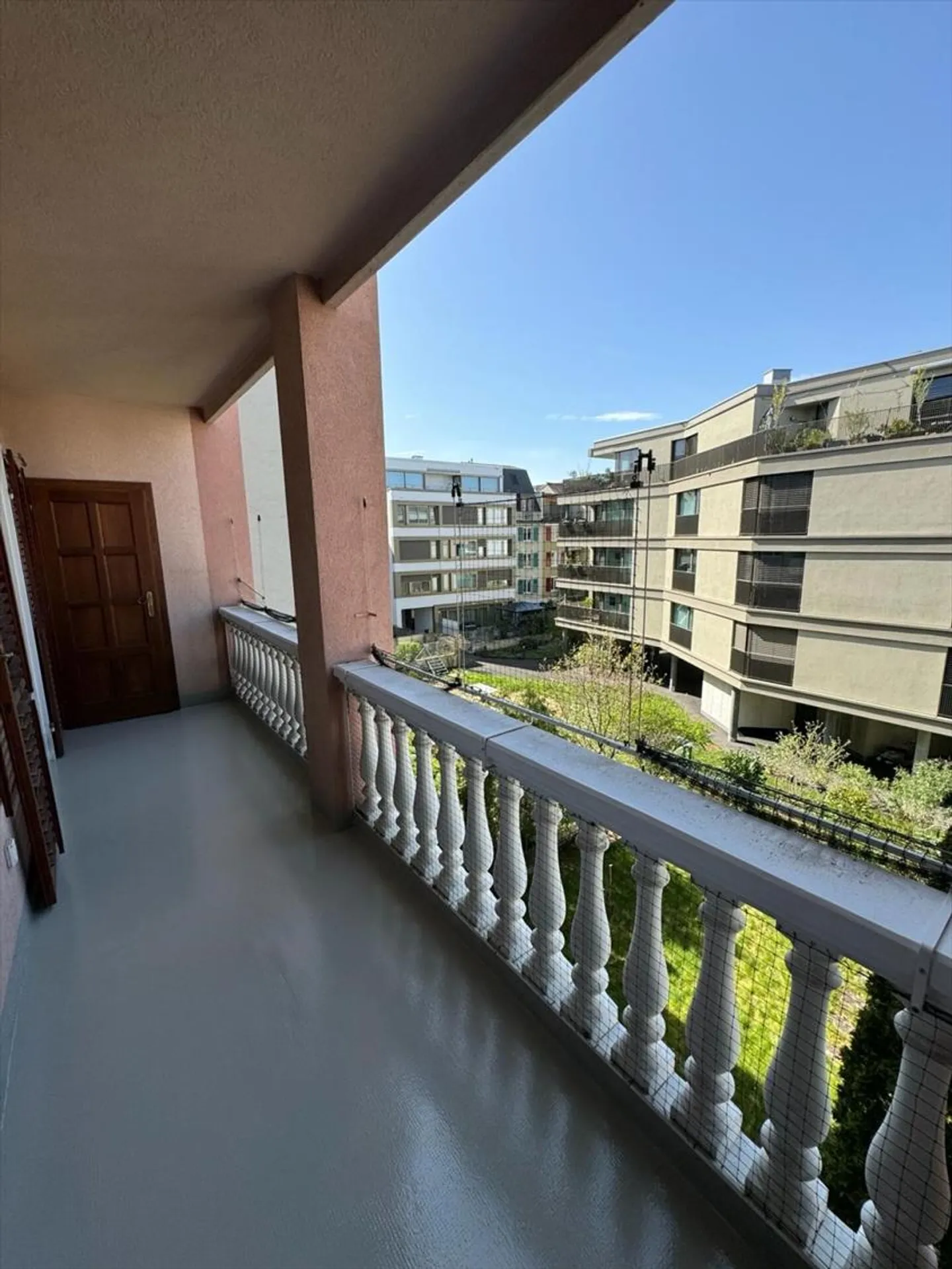 Appartement lumineux de 3,5 pièces dans un emplacement central au Luzernerring - Photo 1 sur 6