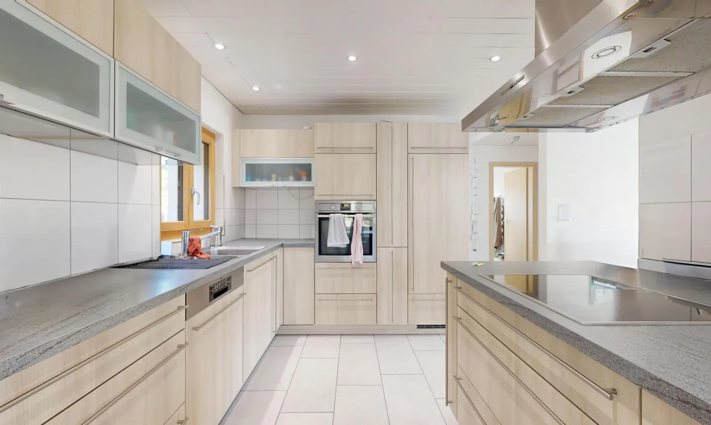 Maison 7.5 pièces, rénovée à neuf : CHF 500?000 de travaux effectués ! - Photo 2 sur 13