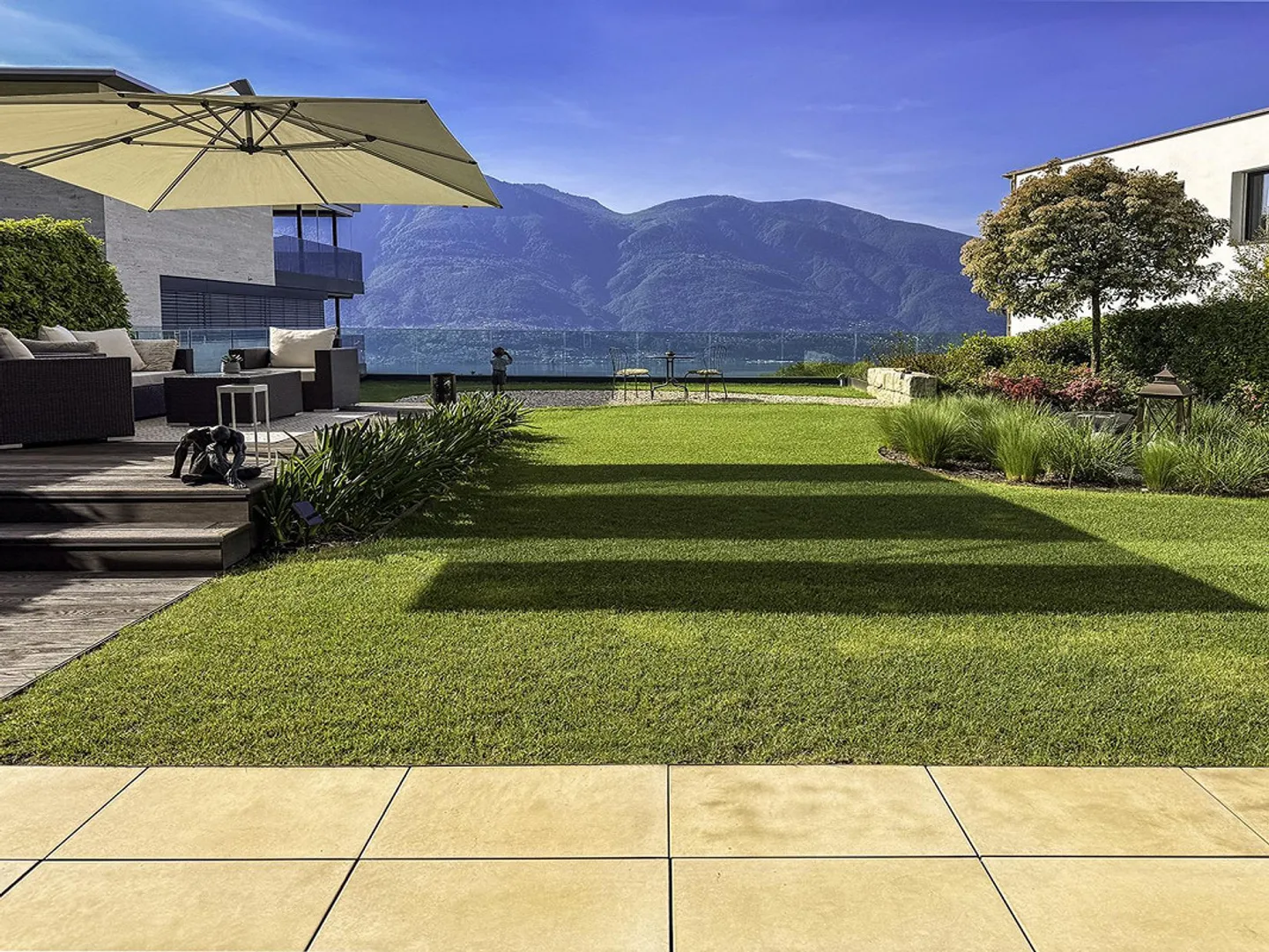Appartement 3,5 pièces avec jardin et vue panoramique sur le lac - Photo 1 sur 24