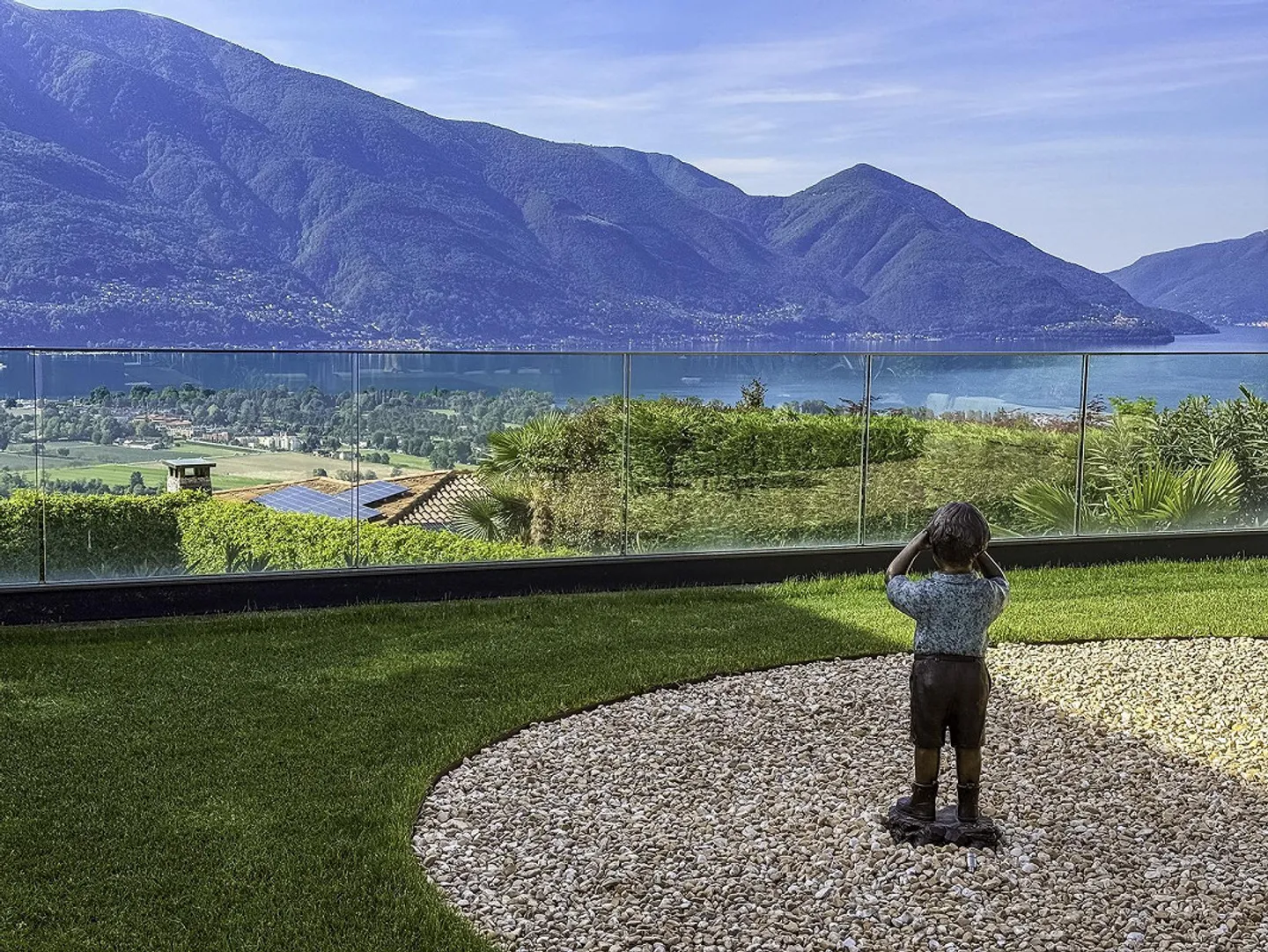 Appartement 3,5 pièces avec jardin et vue panoramique sur le lac - Photo 2 sur 24