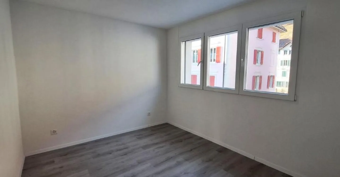 St-Imier, appartamento di 4,5 locali al 1° piano con balcone - Foto 9 di 11