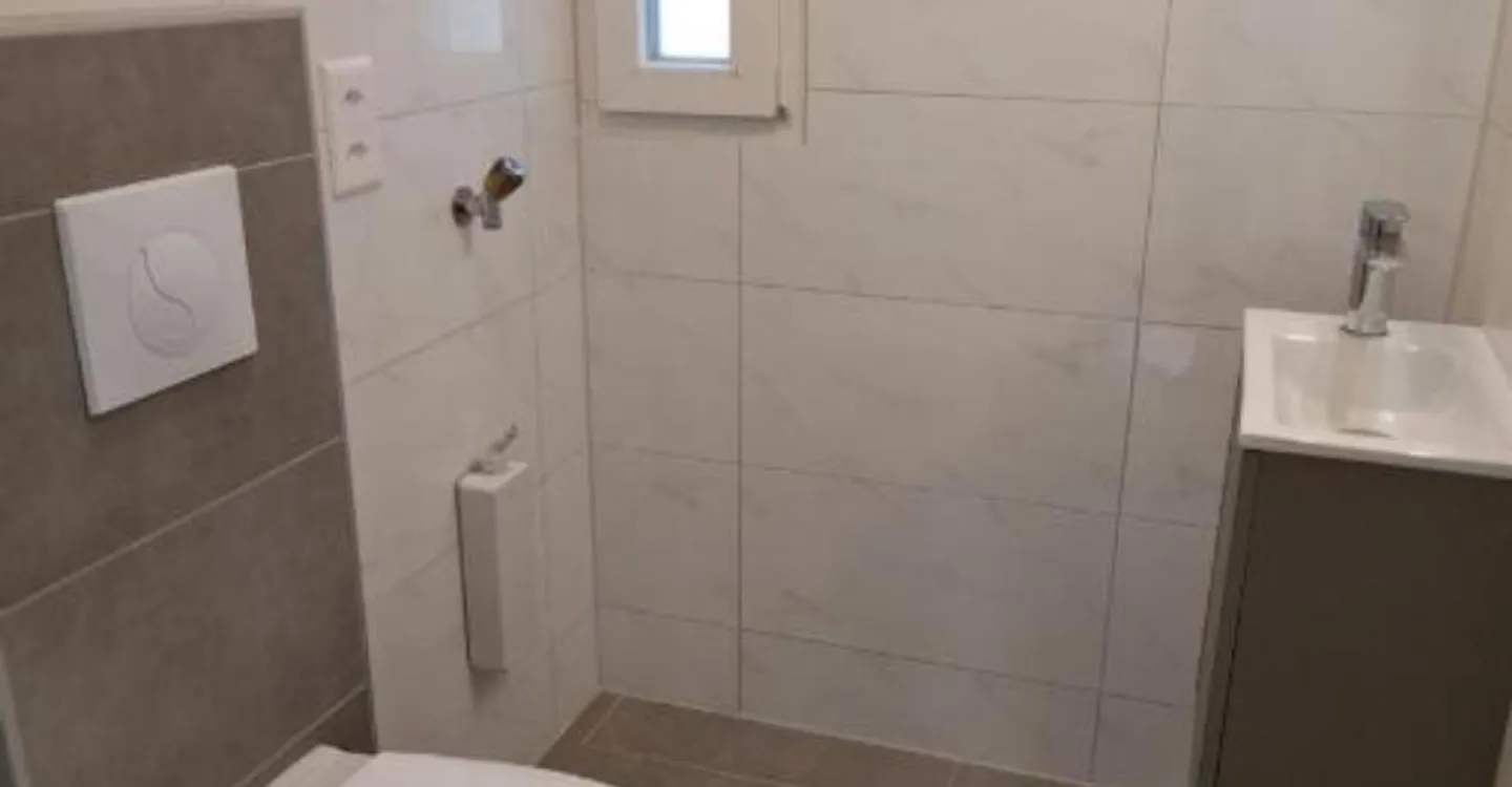 St-Imier, appartamento di 4,5 locali al 1° piano con balcone - Foto 4 di 11