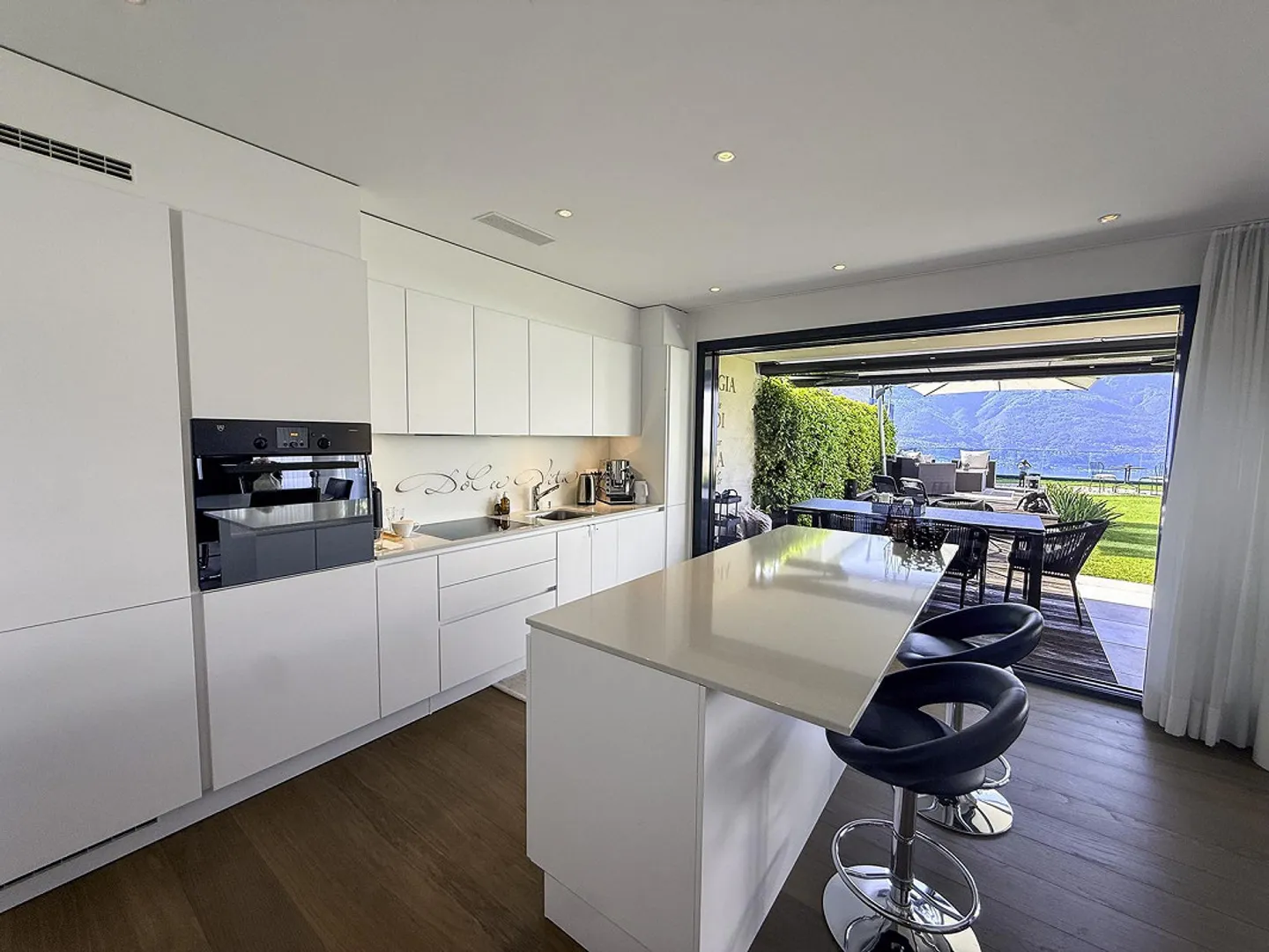 Appartement 3,5 pièces avec jardin et vue panoramique sur le lac - Photo 13 sur 24