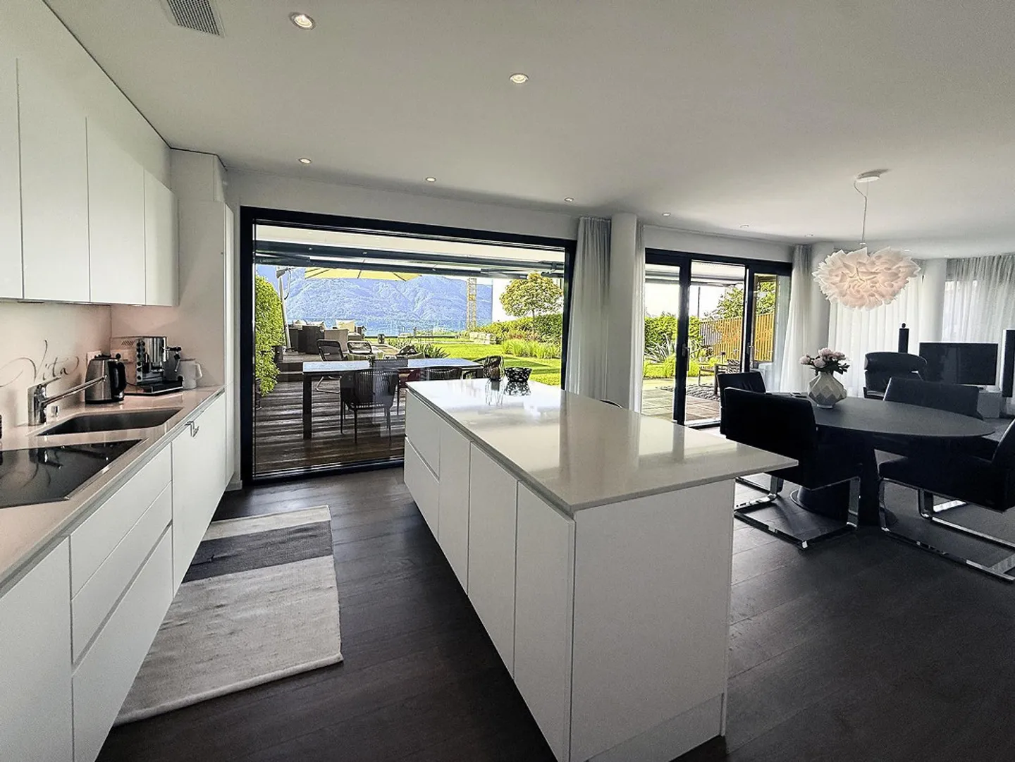 Appartement 3,5 pièces avec jardin et vue panoramique sur le lac - Photo 14 sur 24