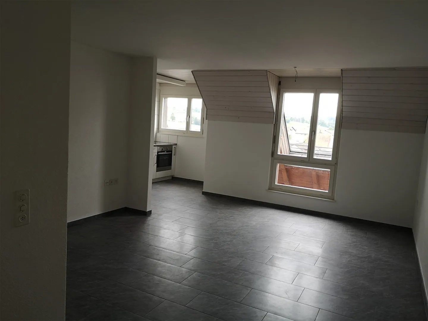 Appartement 2.5 pièces fraîchement rénové - 164 - Photo 3 sur 4
