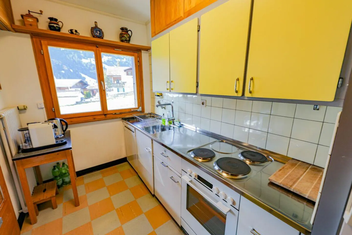 Chalet rustico con due unità abitative e garage in posizione idilliaca - Foto 5 di 12