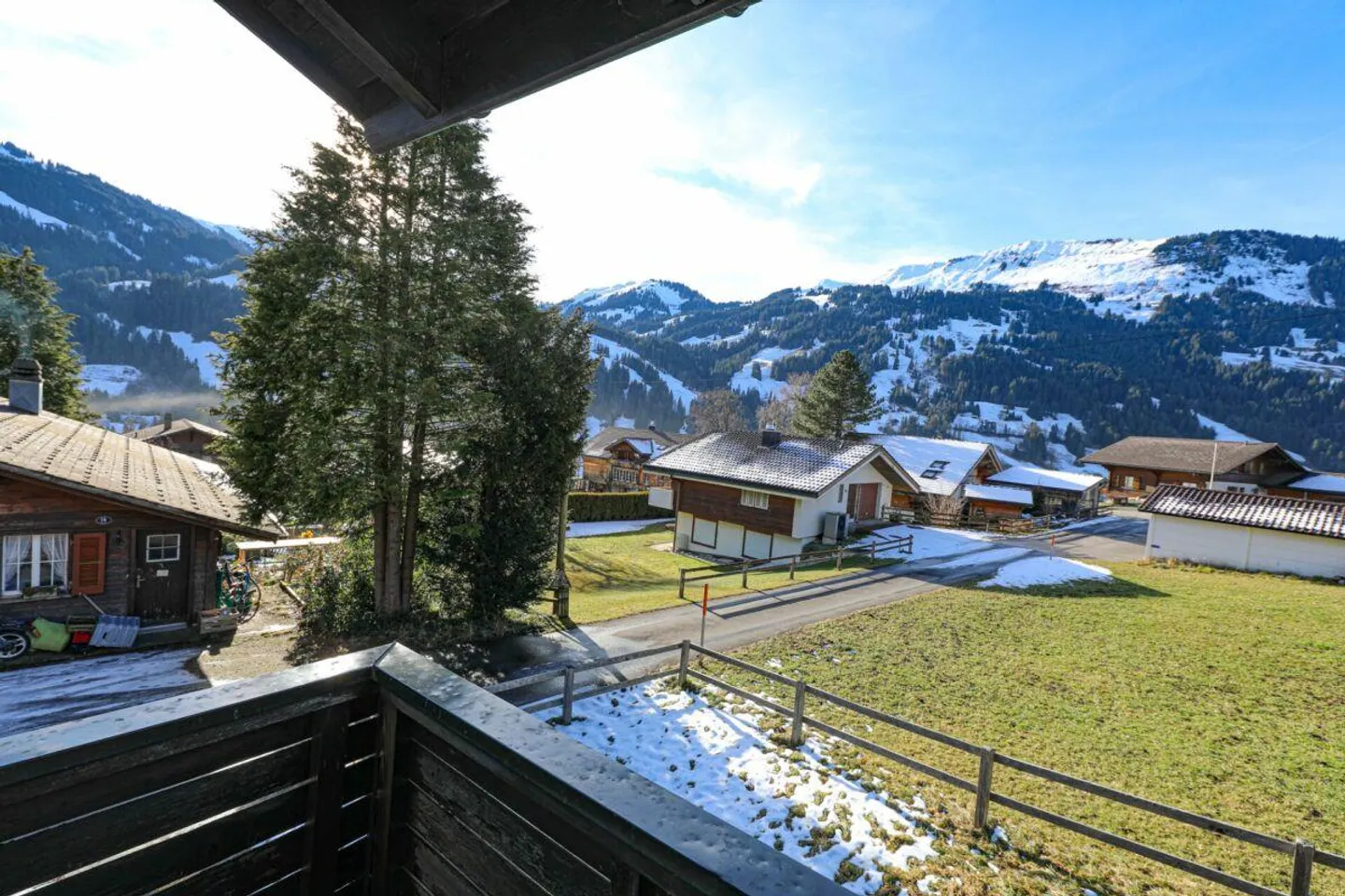 Chalet rustico con due unità abitative e garage in posizione idilliaca - Foto 12 di 12