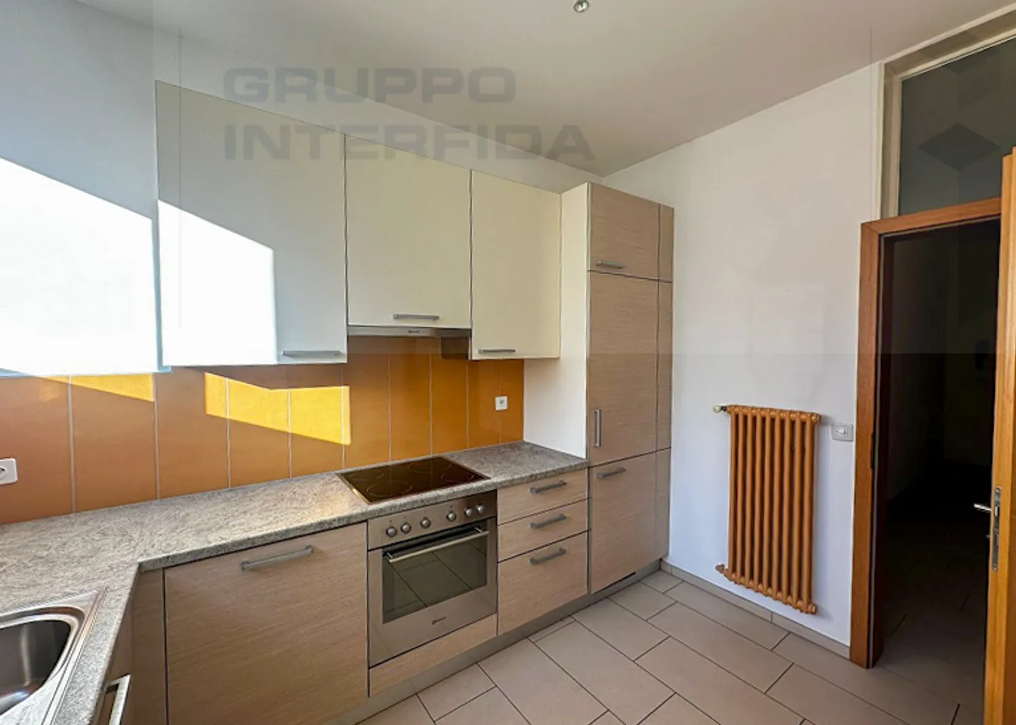 APPARTAMENTO RISTRUTTURATO PRIMA PIGIONE GRATUITA - Foto 3 di 11