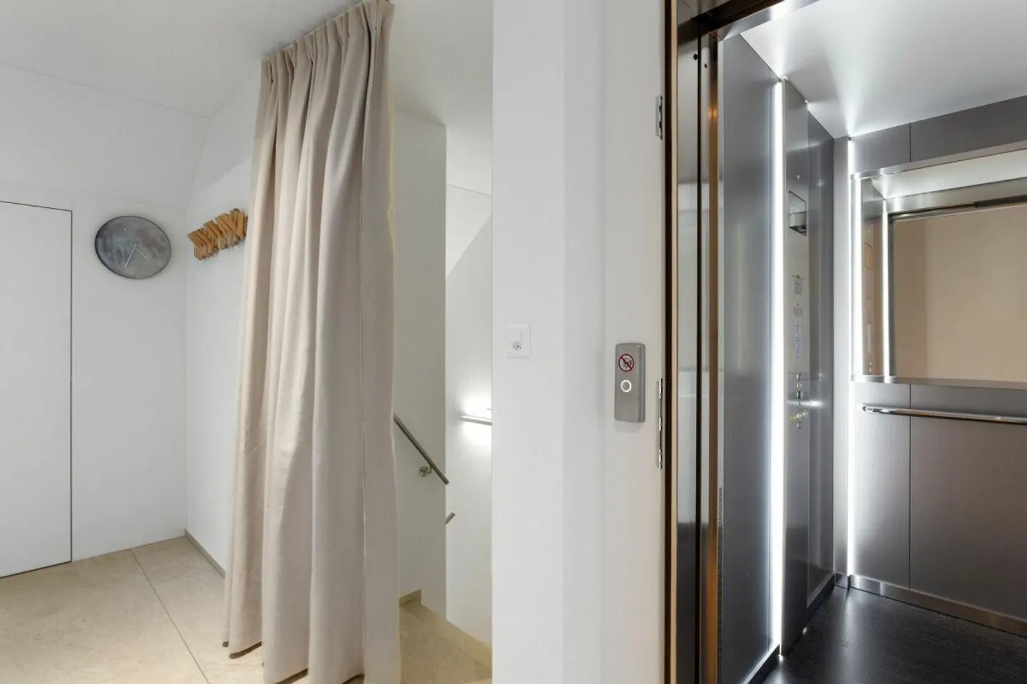 Move in and feel good - Stylish 5.5 room penthouse apartment - Photo 13 of 14