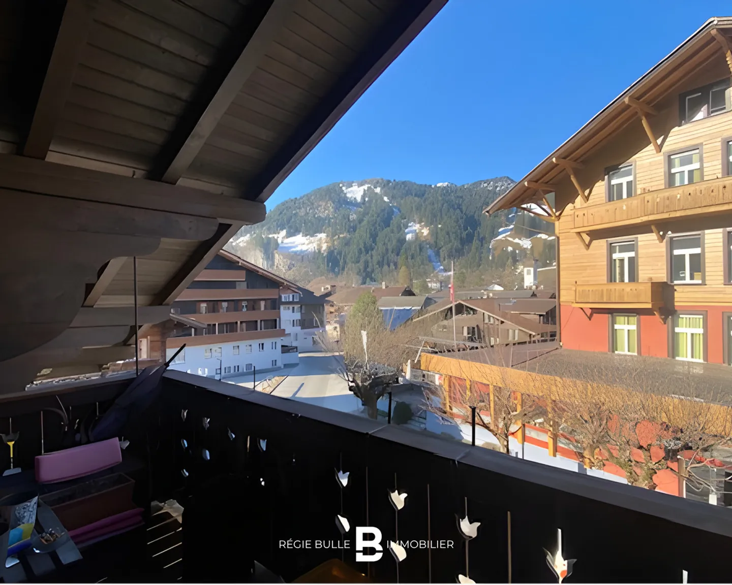 LENK - Magnifique appartement de 4.5 pièces au 2ème étage - Foto 1 di 7