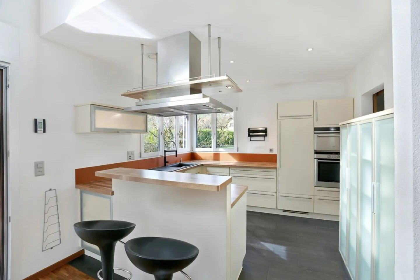 5.5 Room Single-Family House with 1 Room Studio in a Prime Location Surrounded by Nature - Photo 4 of 13