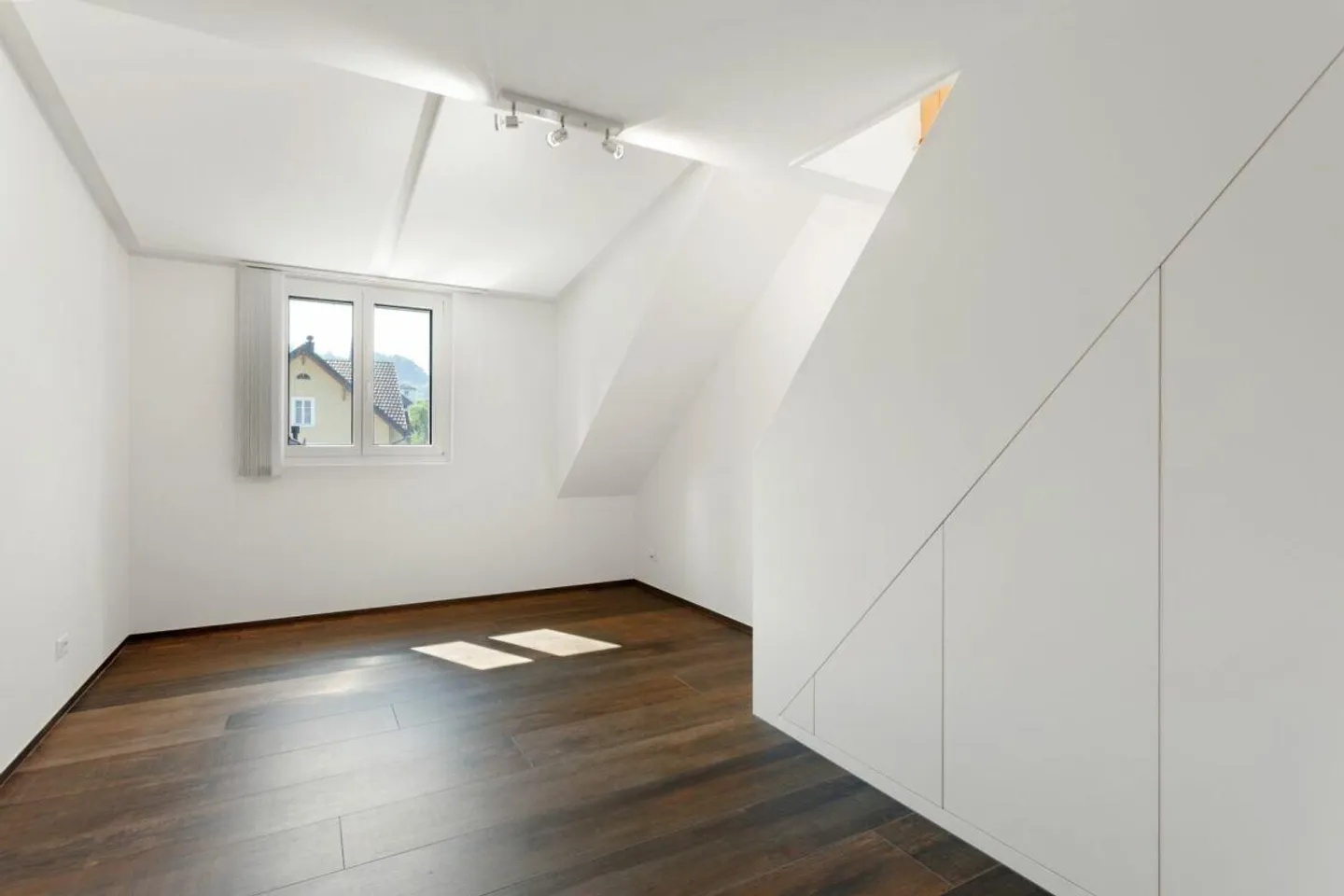 Move in and feel good - Stylish 5.5 room penthouse apartment - Photo 10 of 14