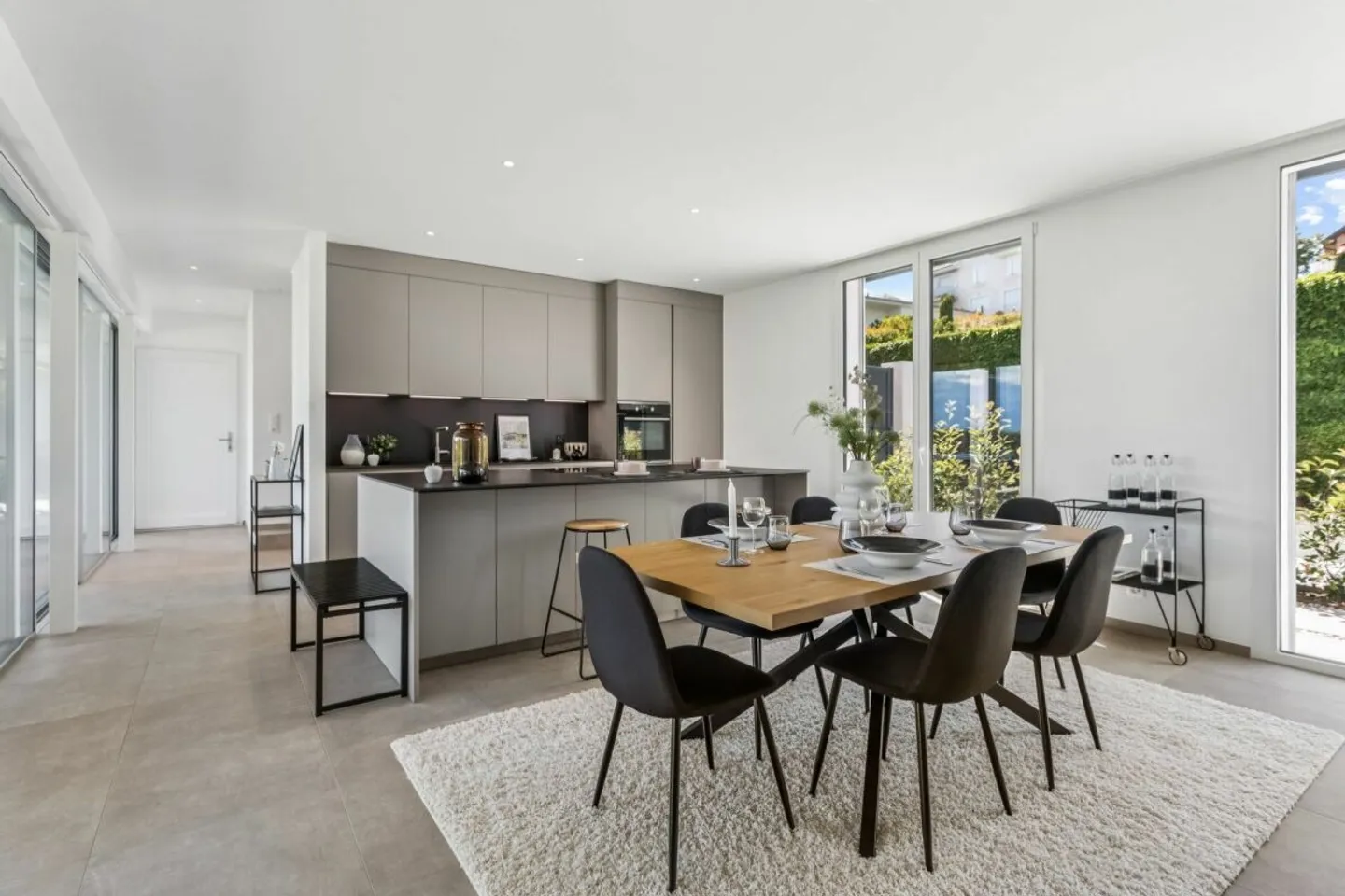 Exceptional new apartment with garden - Photo 7 of 13