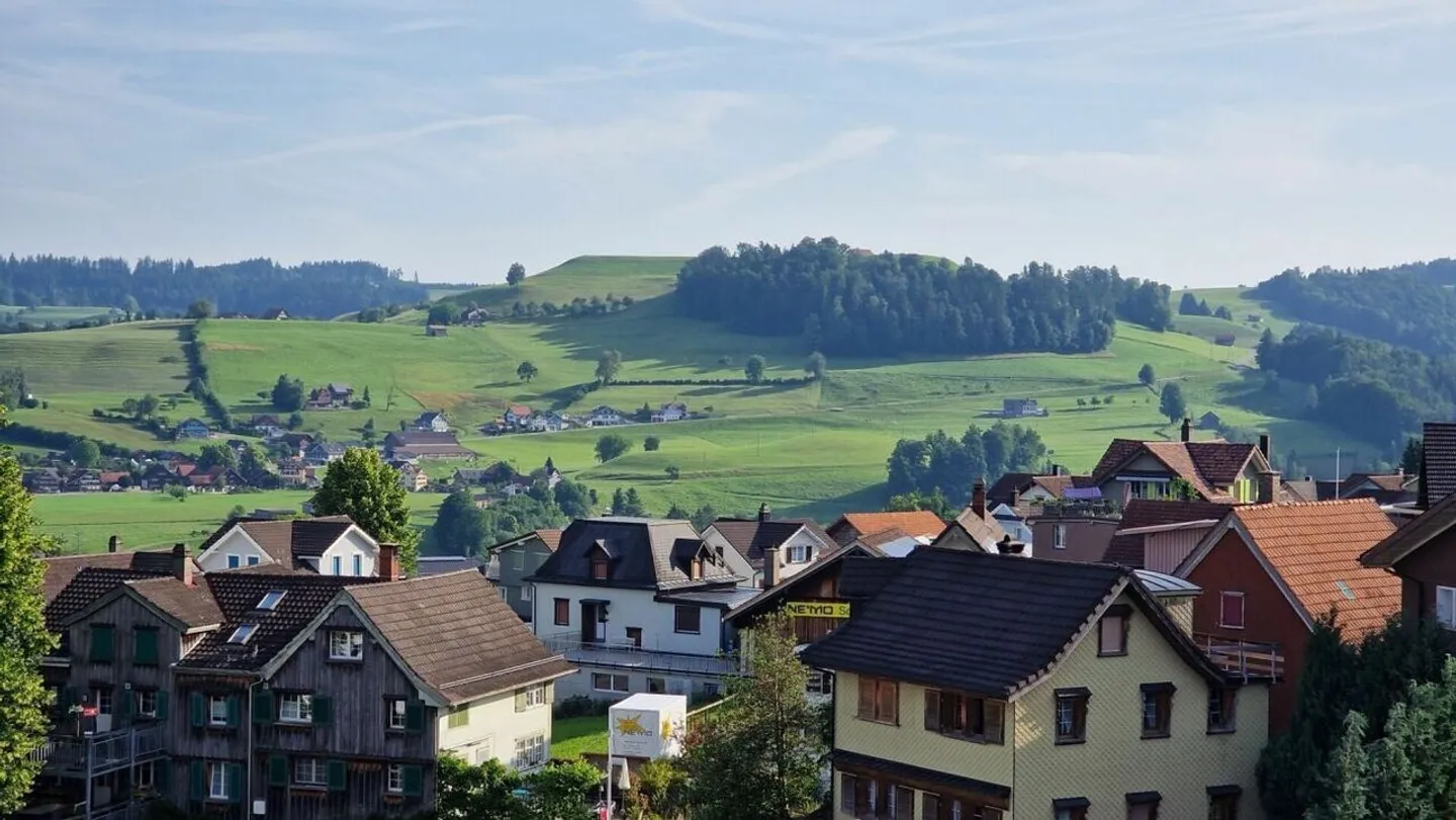 Charmante Dachwohnung mit Traumhaftem Blick - Foto 16 von 38