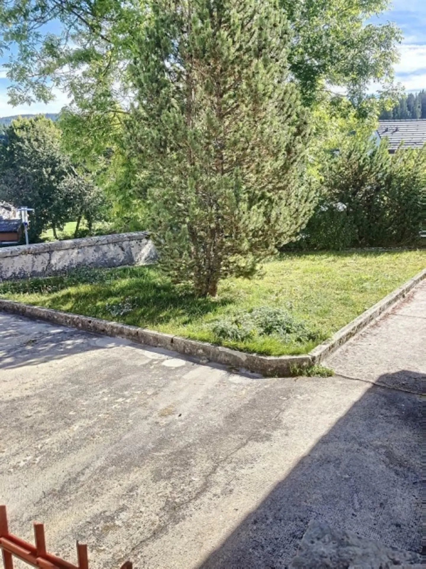 Apartment on the ground floor with garden and covered parking space - Photo 5 of 6