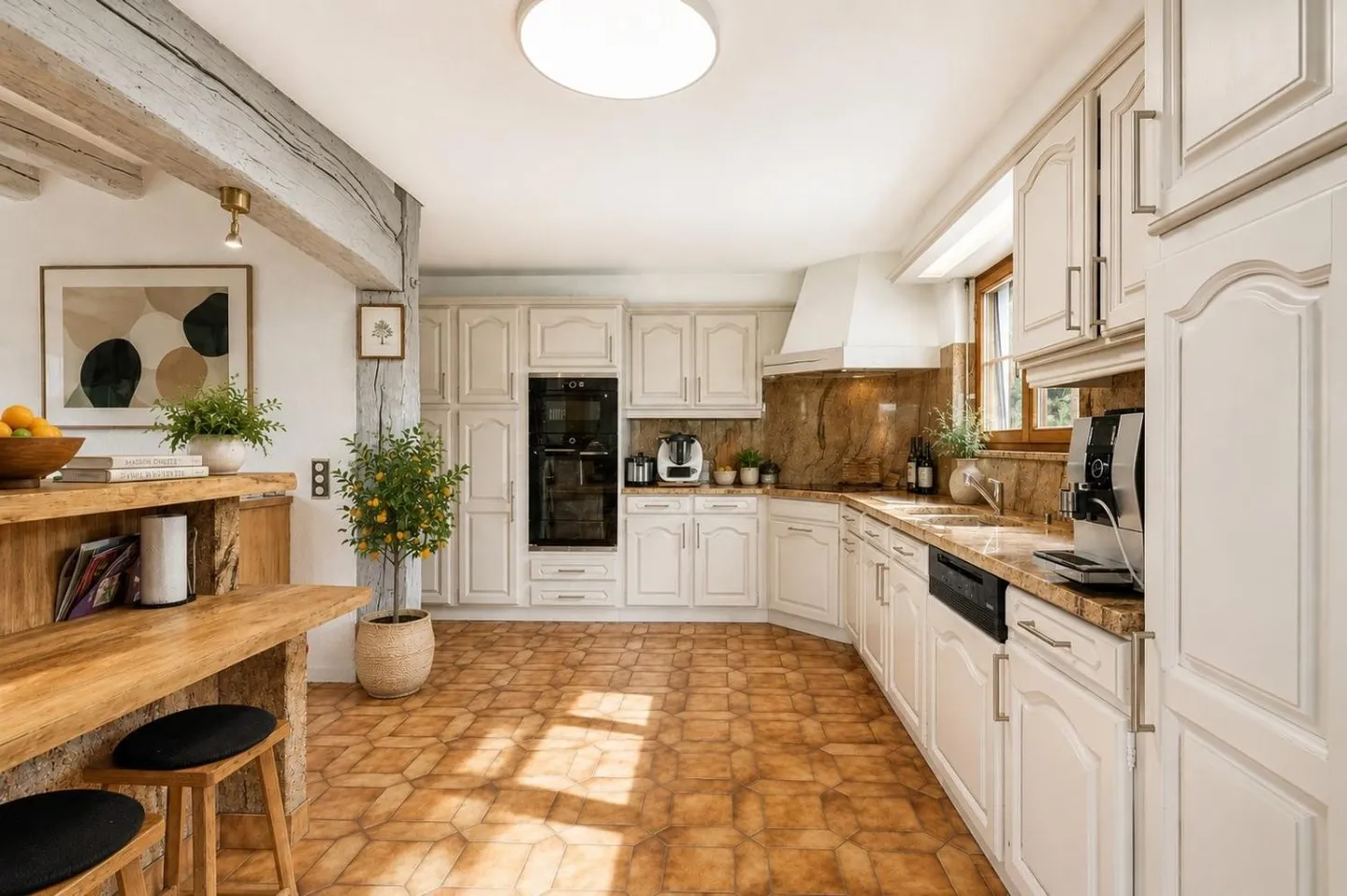 Immergiti nel fascino di questa casa unica a Ursy - Foto 5 di 13