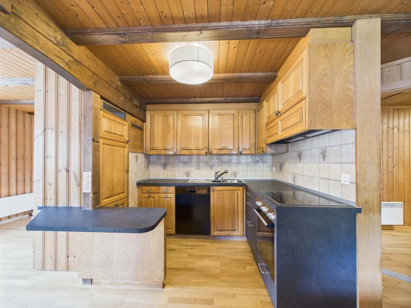 Charming 5.5-room attic apartment in a central location in Sedrun - Photo 4 of 13