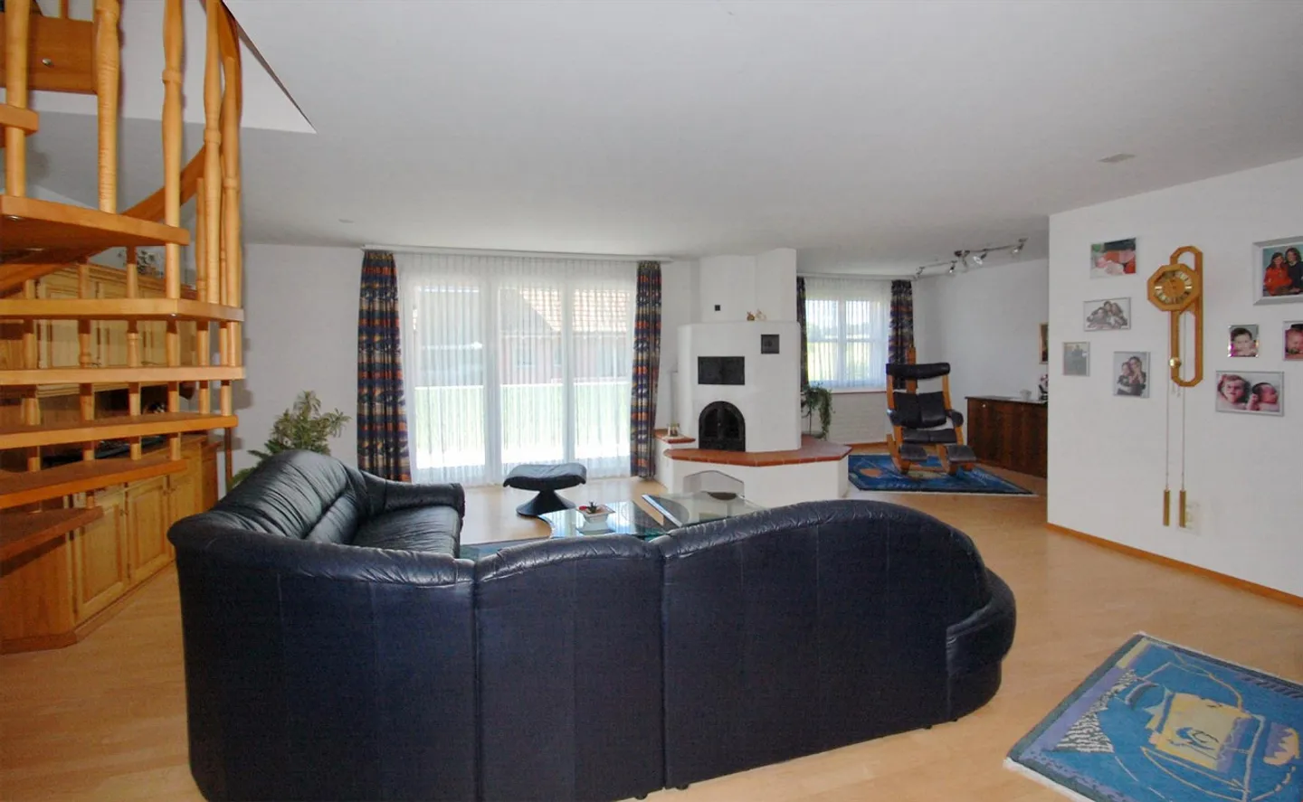 Spacious 5.5 Room Maisonette Apartment with Stunning Views - Photo 6 of 13