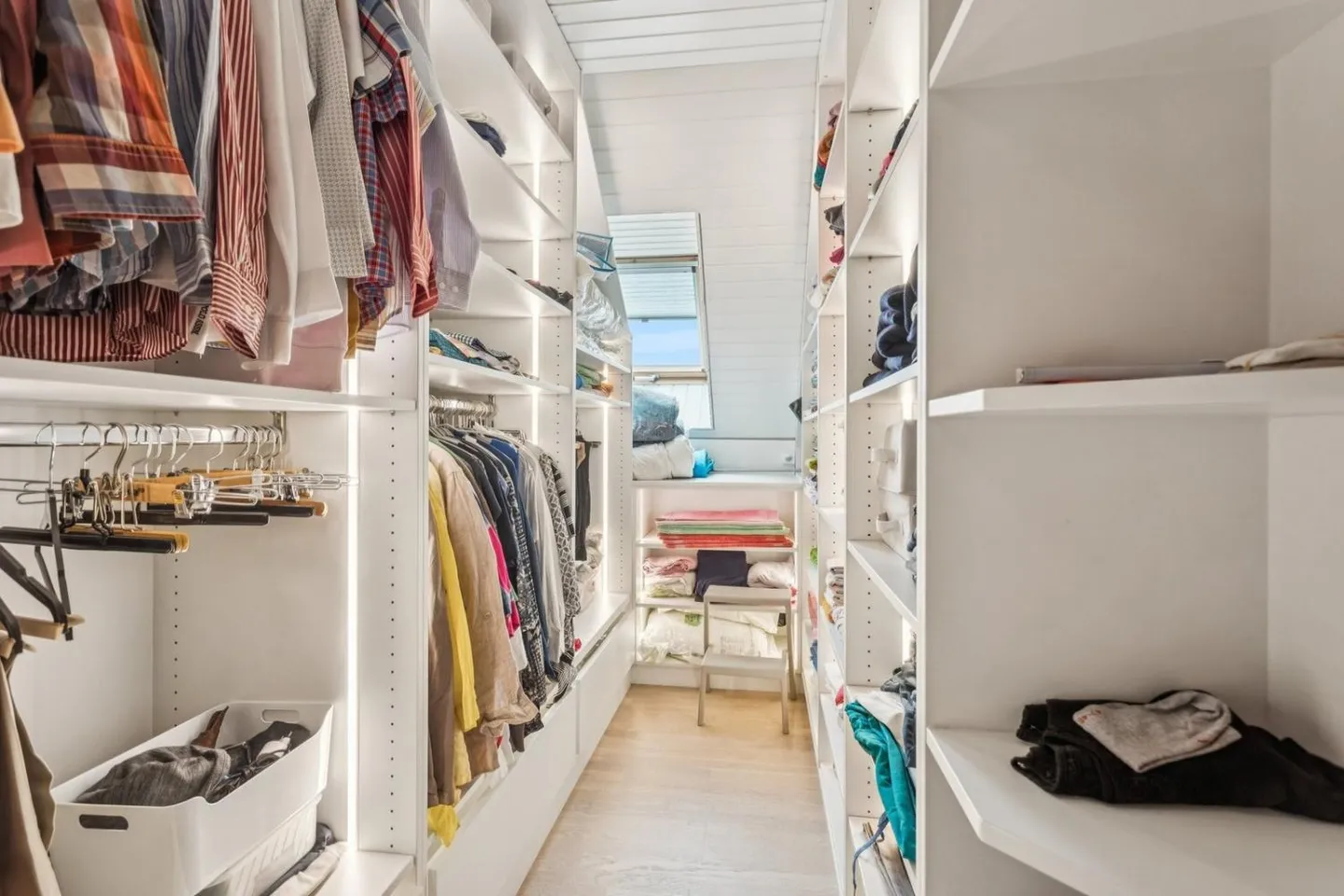 Immergiti nel fascino di questa casa unica a Ursy - Foto 11 di 13