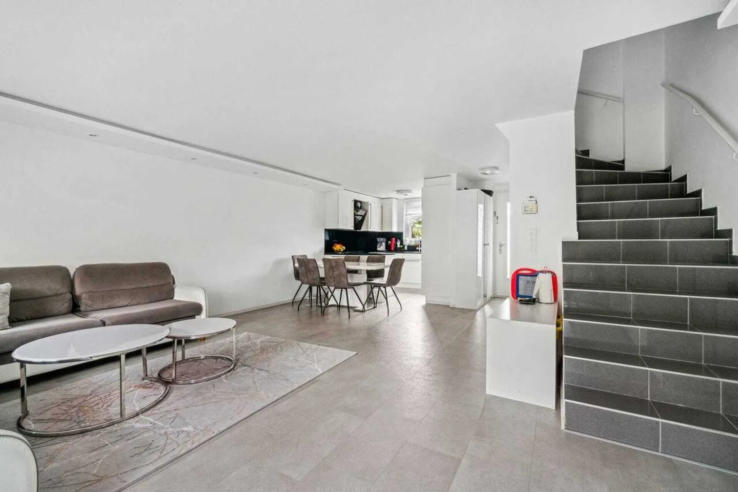 Sogno di famiglia esclusivo a Giebenach – Vivere con stile e charme - Foto 6 di 13