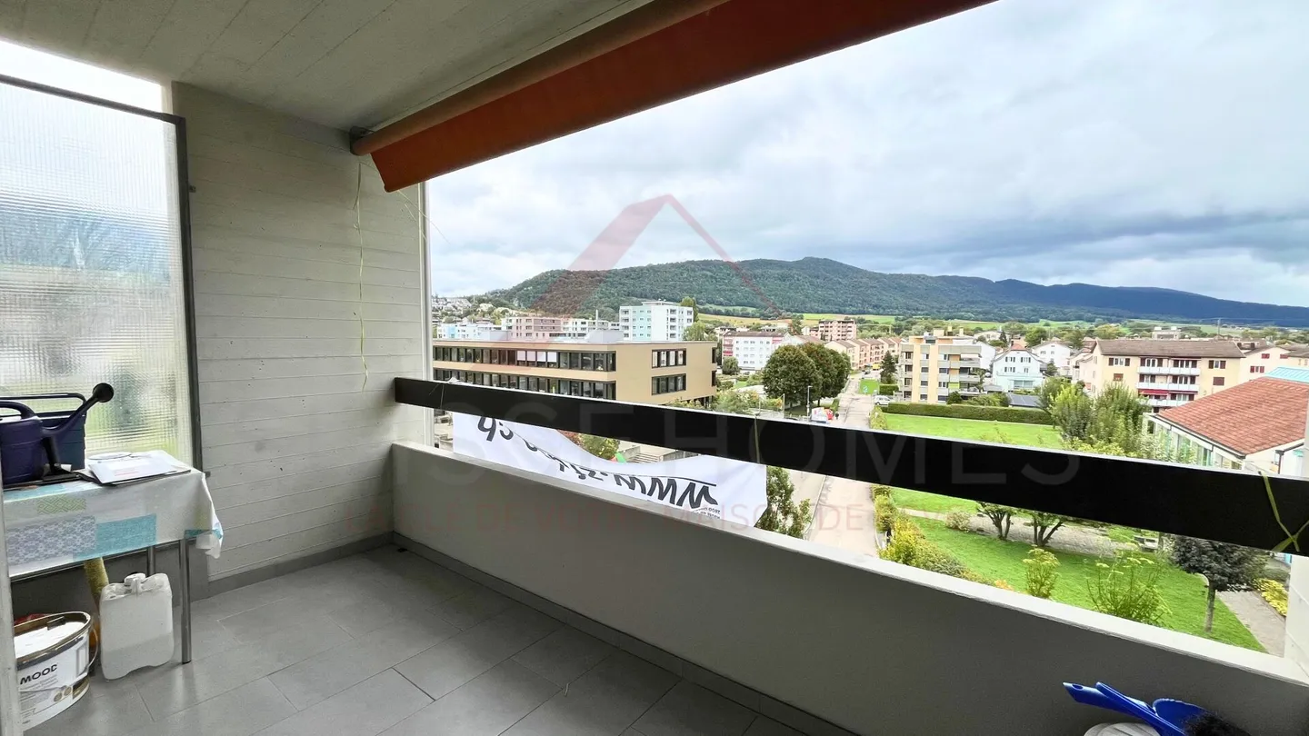 Raro a Delémont: luminoso appartamento di 3,5 locali di 85 m² con terrazza e vista panoramica - Foto 6 di 16
