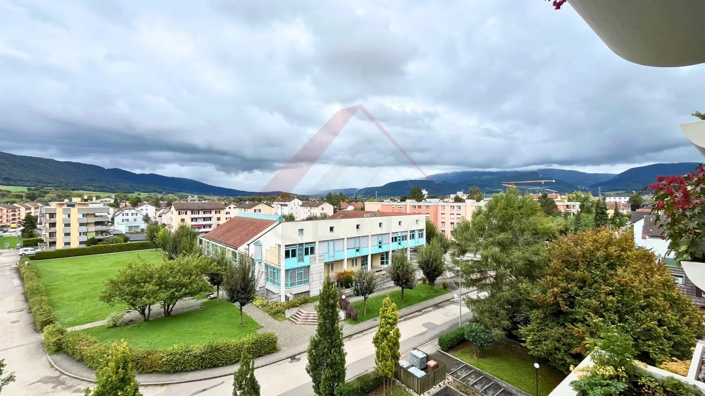 Raro a Delémont: luminoso appartamento di 3,5 locali di 85 m² con terrazza e vista panoramica - Foto 7 di 16