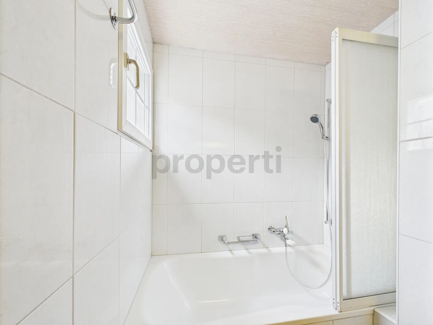 Charming 5.5-room attic apartment in a central location in Sedrun - Photo 9 of 13