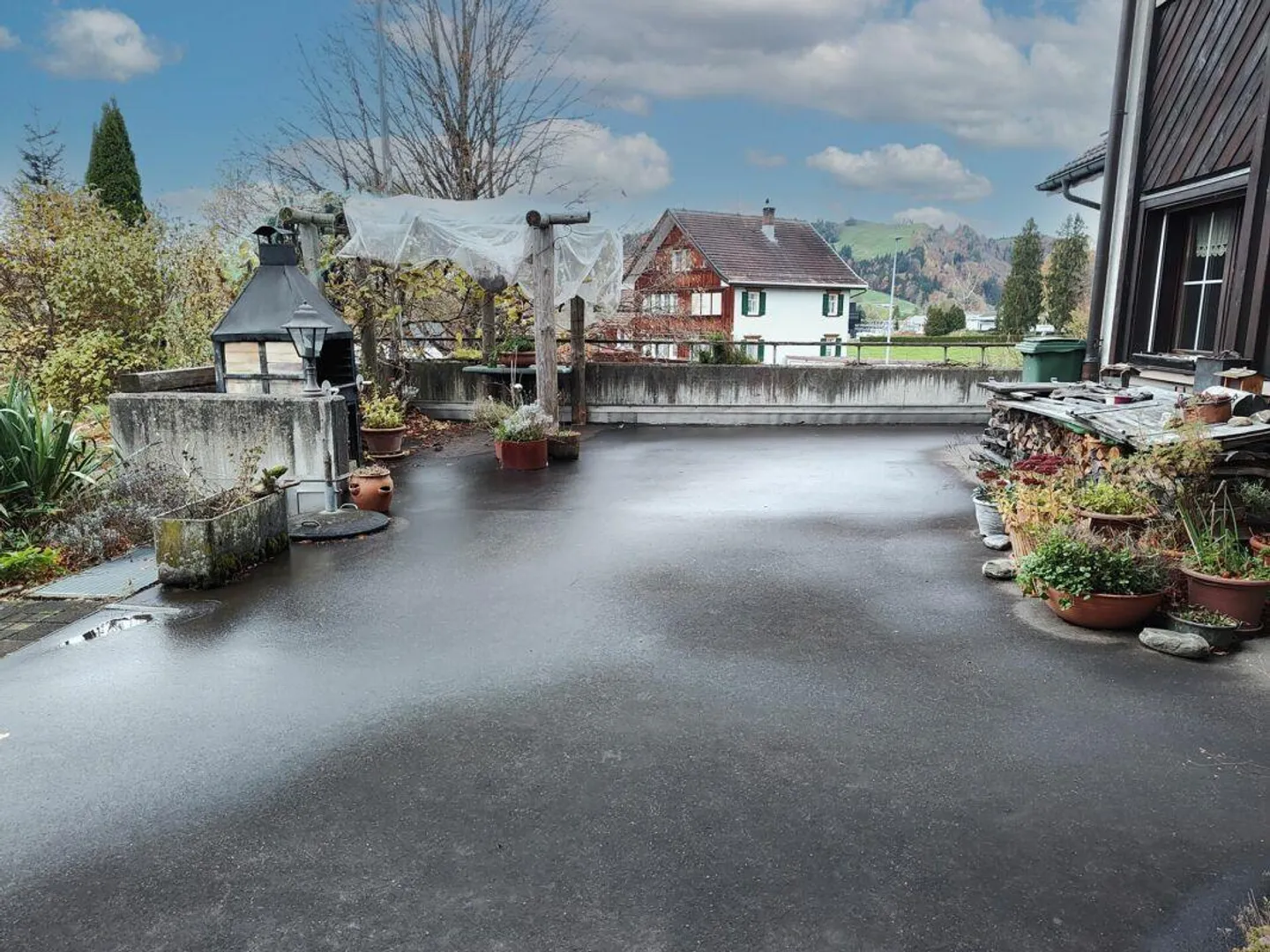 Spacious Apartment in a Quiet Neighborhood - Photo 9 of 13