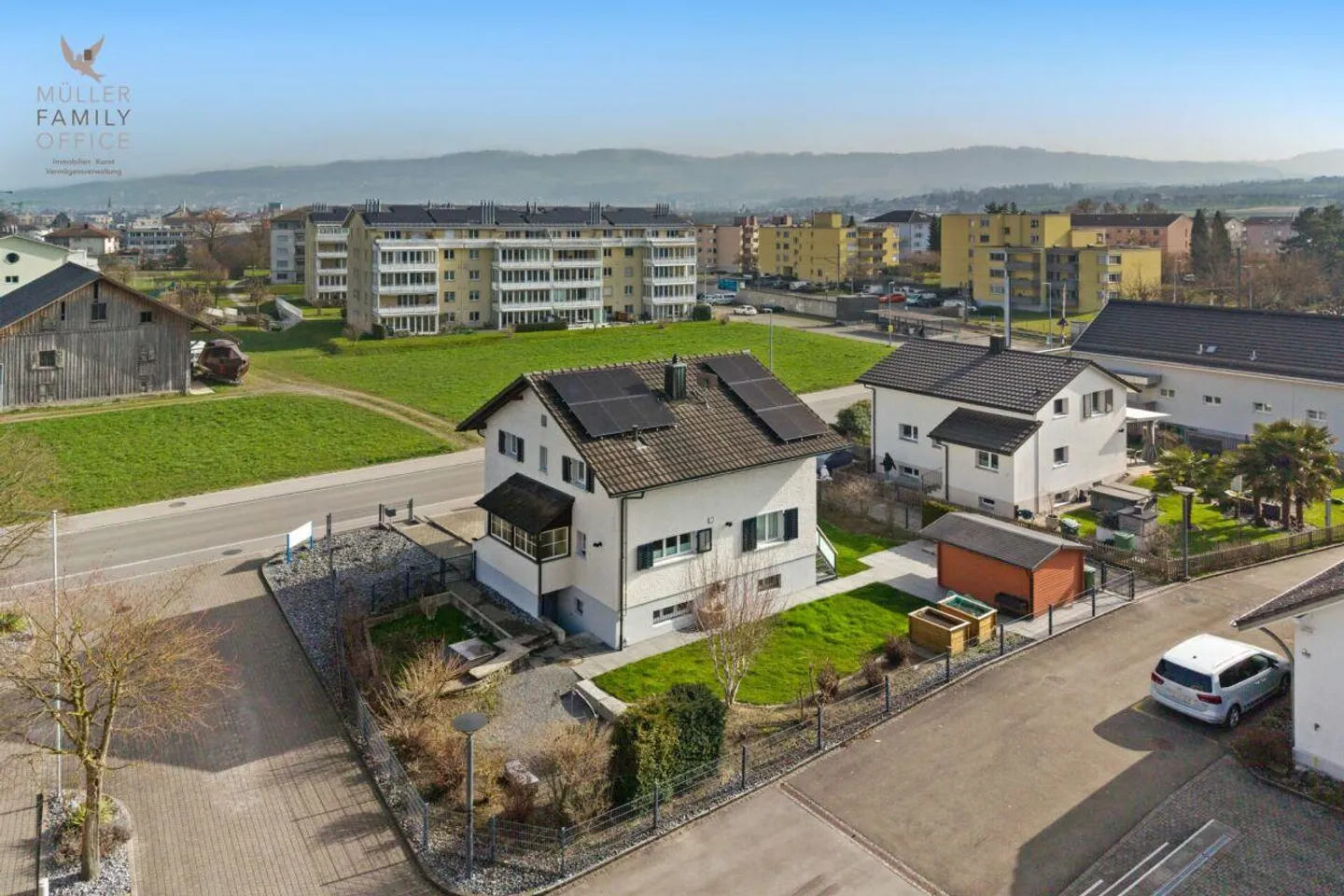 Incantevole casa unifamiliare di 5 1/2 stanze con giardino idilliaco - Foto 2 di 13