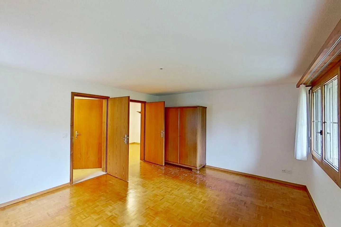 Spacious Apartment in a Quiet Neighborhood - Photo 8 of 13