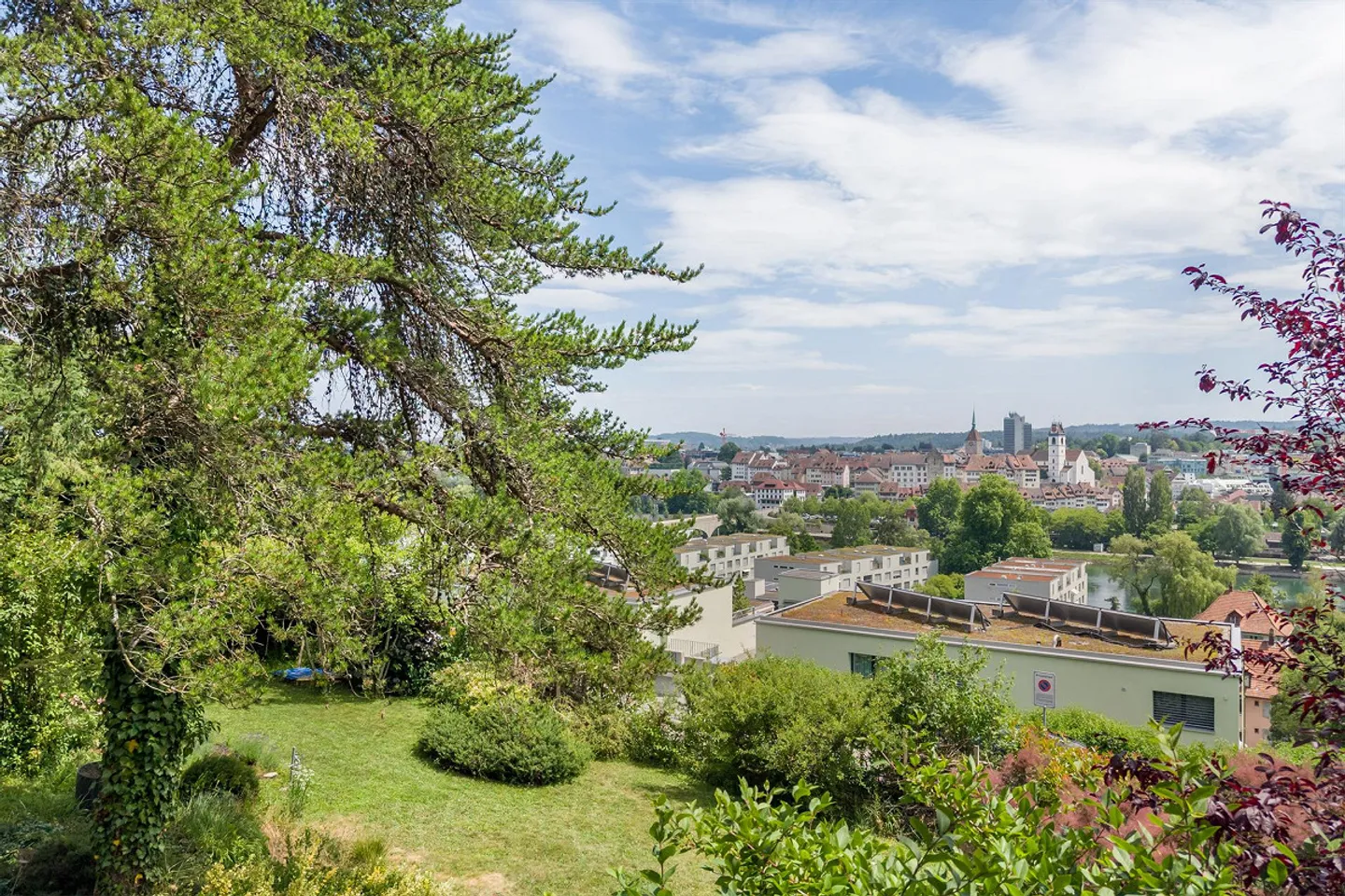 Private living in a magnificent hillside location above Aarau - Photo 12 of 13