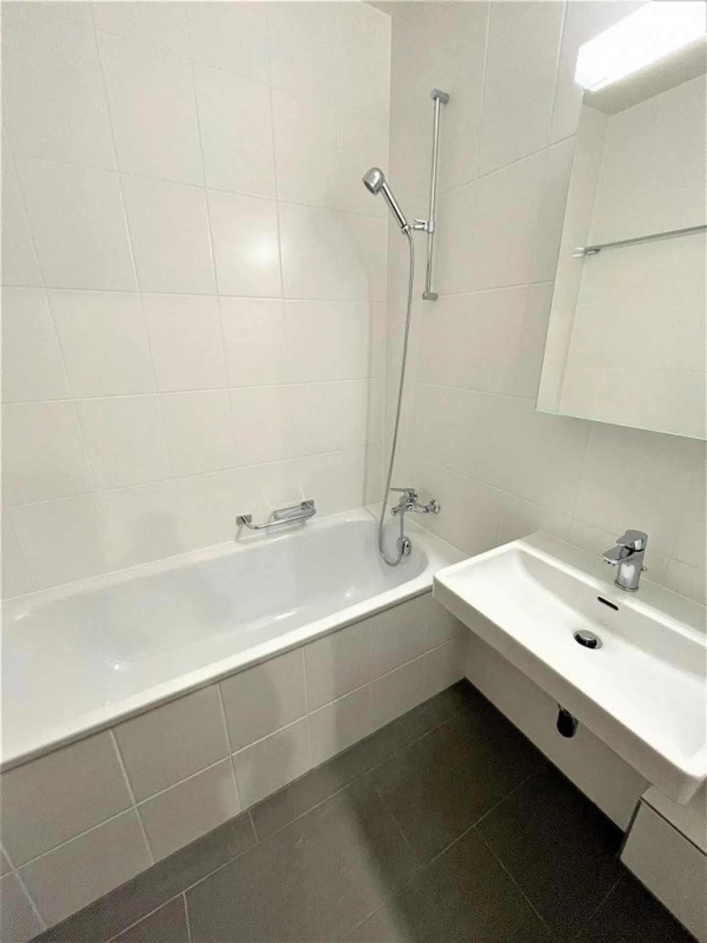 Jonction - proche quartier des Banques - Photo 4 sur 9