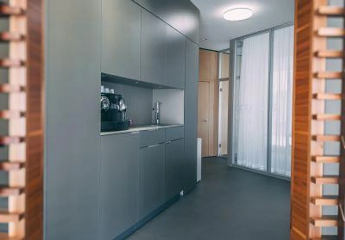 Votre entreprise dans un emplacement de choix - visibilité garantie ! - Photo 10 sur 15