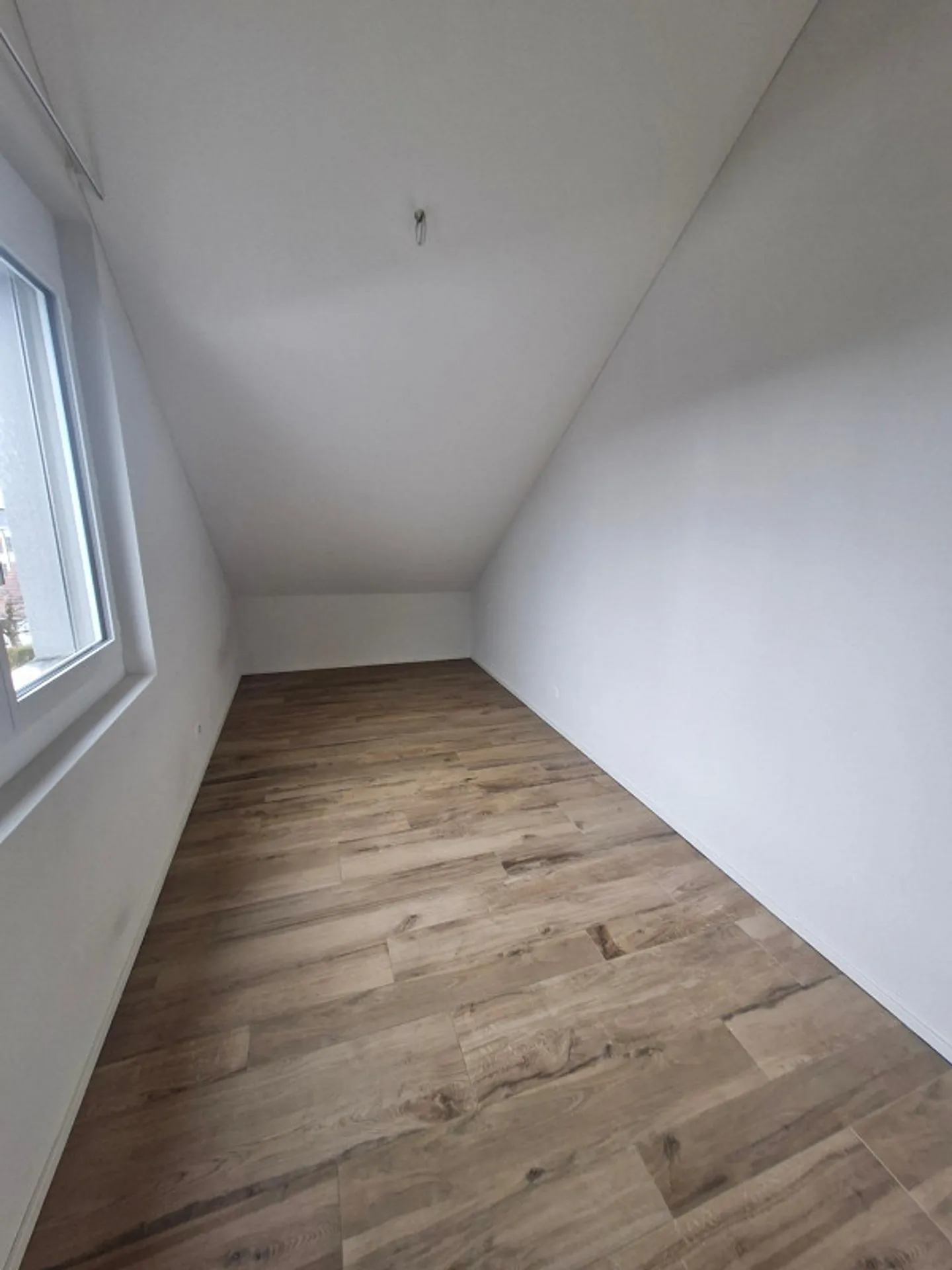 Exceptional 3.5 room attic apartment with condominium standard finish - Photo 5 of 6
