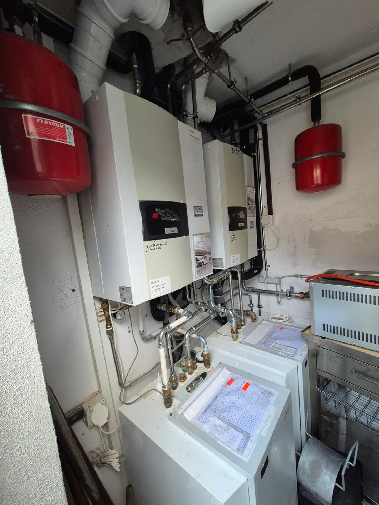 Rental building with 3 apartments, ideal for investments - Photo 13 of 14