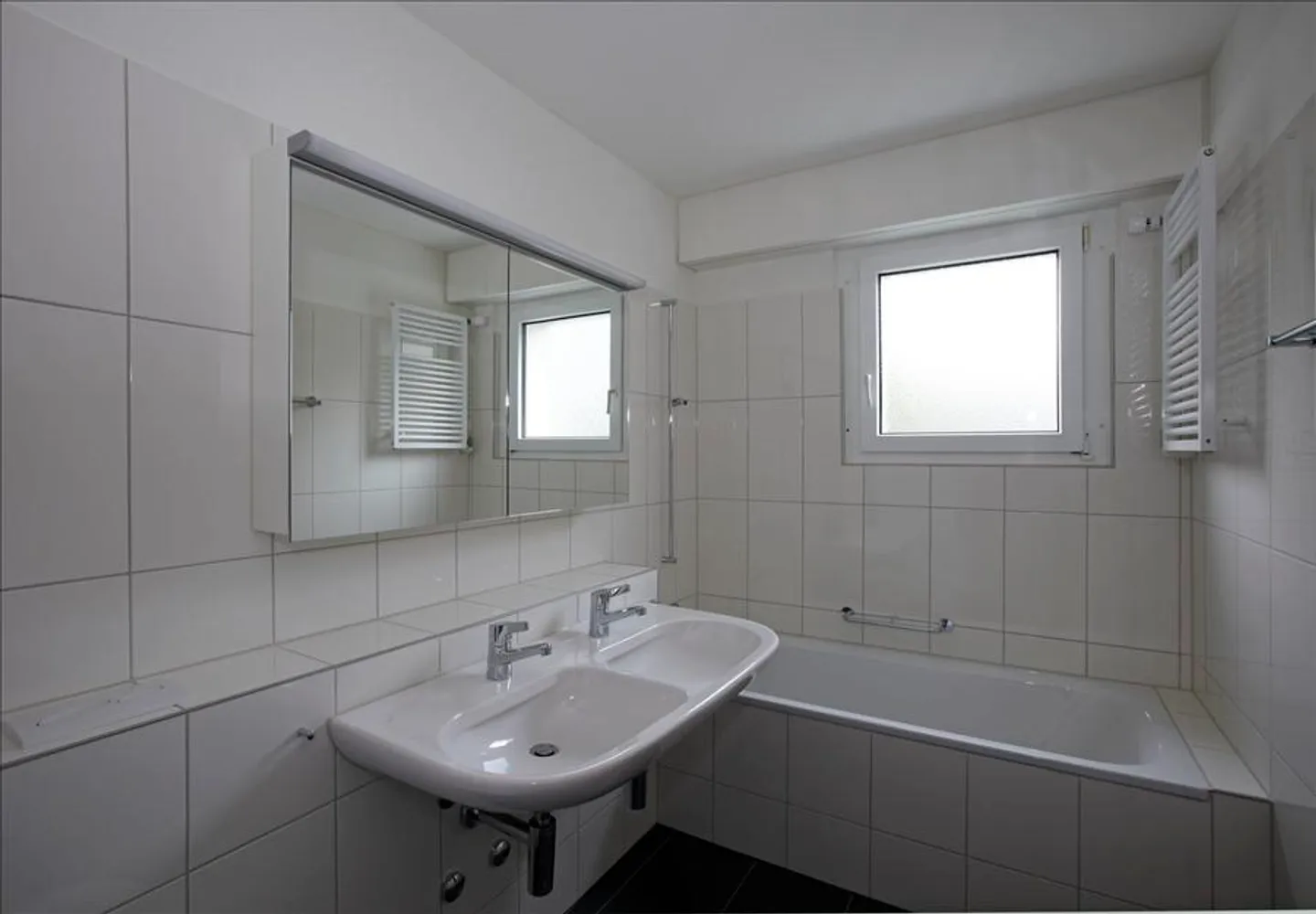 Moderne Wohnung mit Gartensitzplatz - Foto 3 von 4