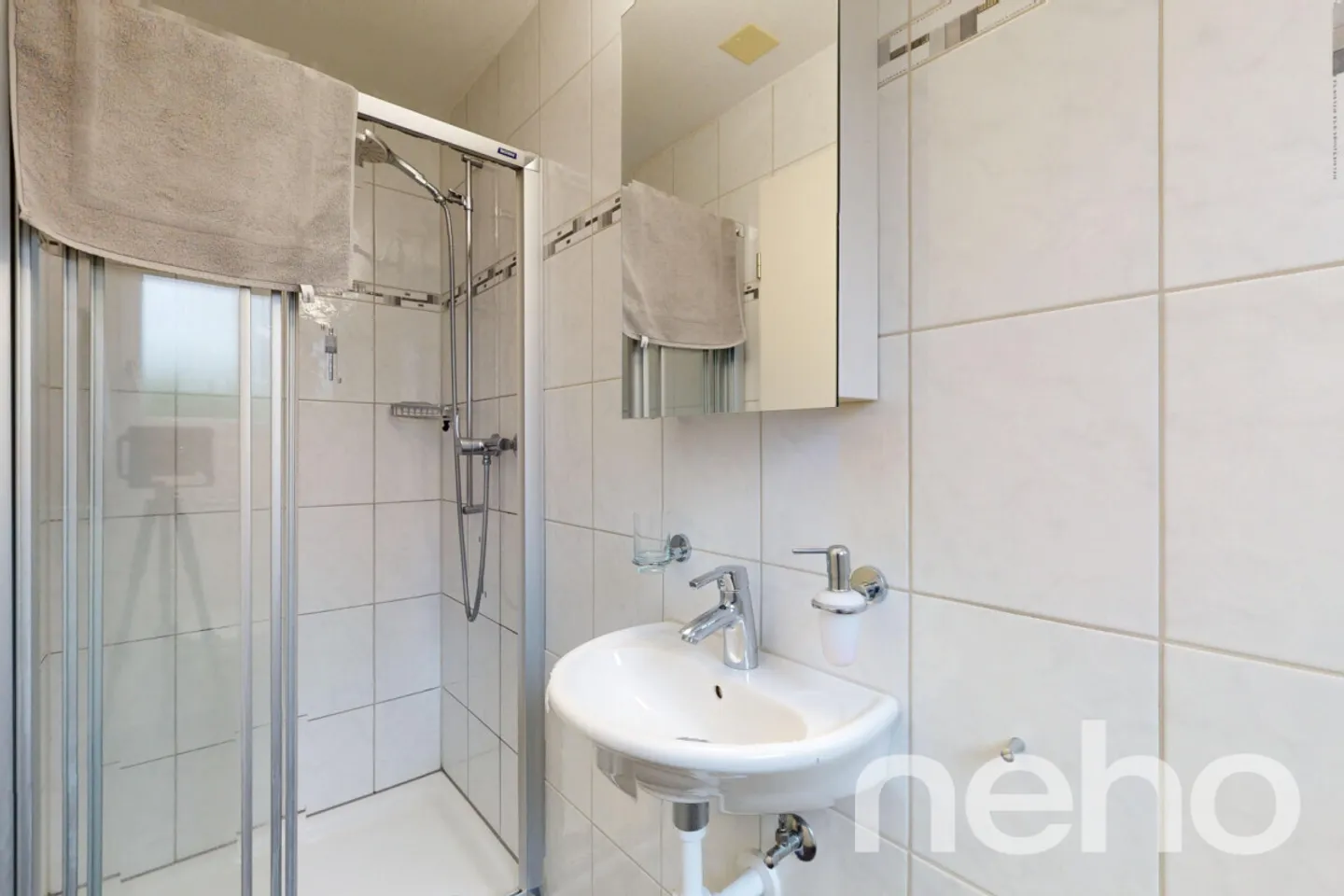 Casa unifamiliare indipendente di 5,5 locali con giardino - Foto 5 di 13