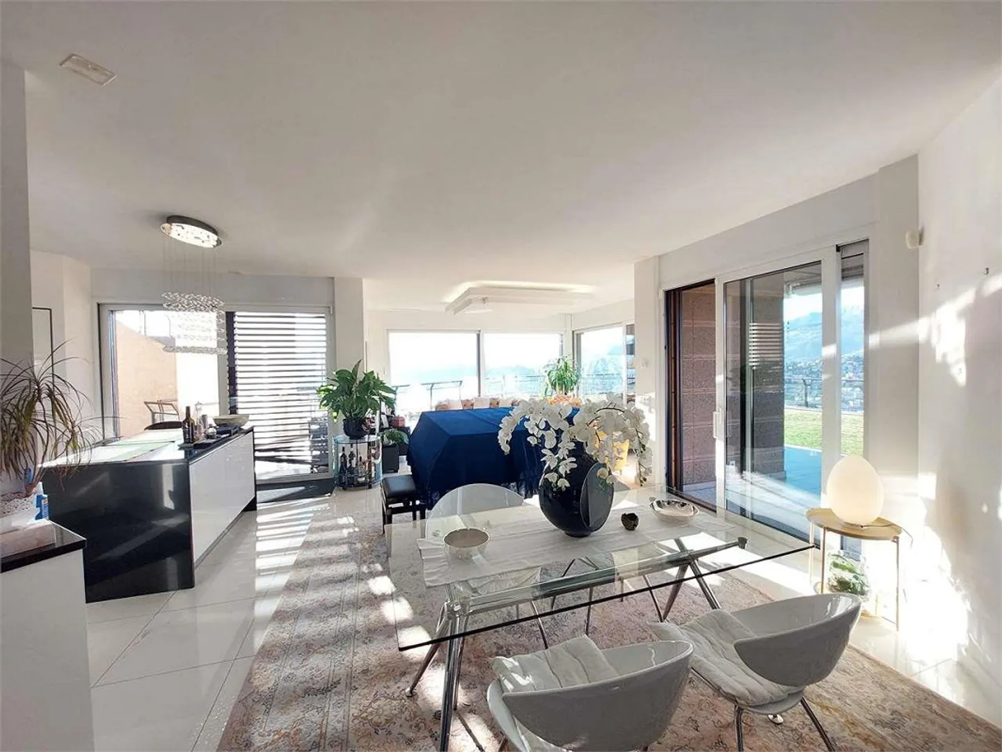 2568_Ruvigliana, magnifico appartamento con vista lago - Foto 2 di 10
